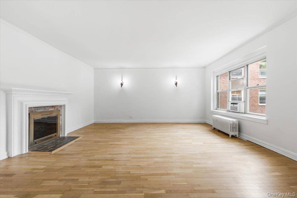 250 Bronxville RD #4H, Bronxville, NY 10708