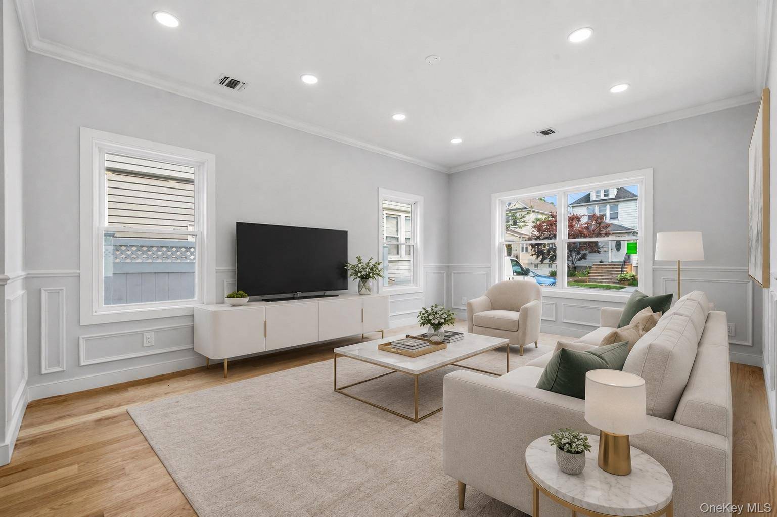 249 Bedford AVE, New Hyde Park, NY 11040