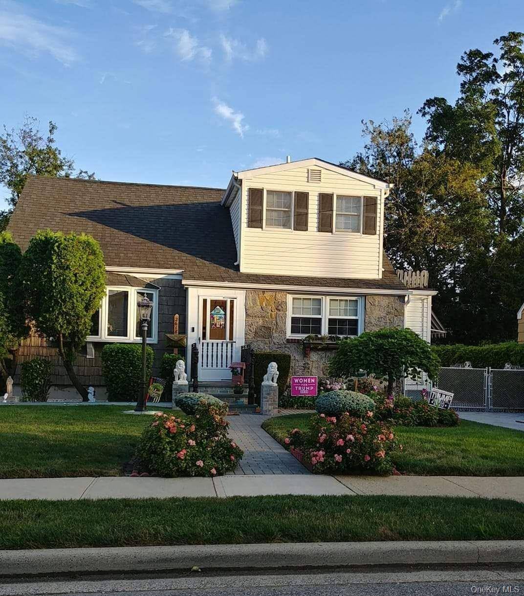 2618 Natta BLVD, Bellmore, NY 11710