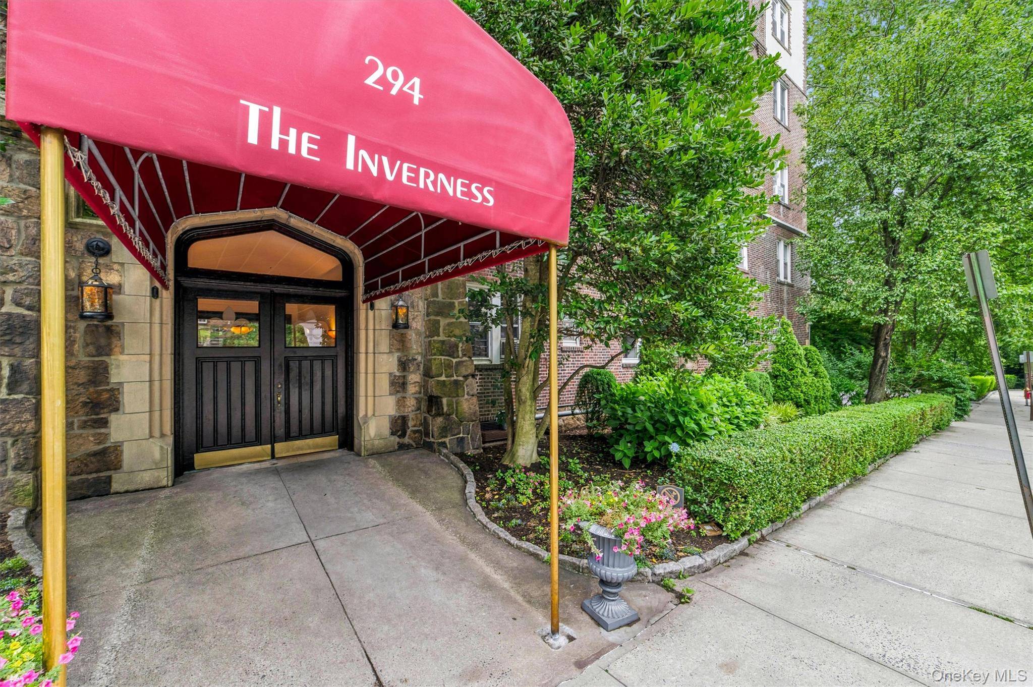 294 Bronxville RD #1F, Bronxville, NY 10708