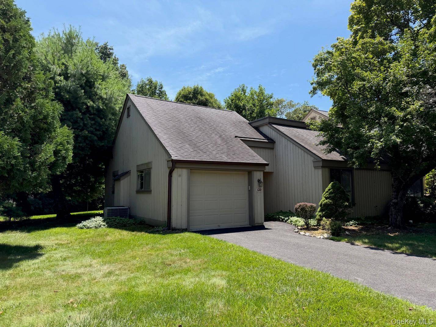 493 Heritage HLS #A, Somers, NY 10589