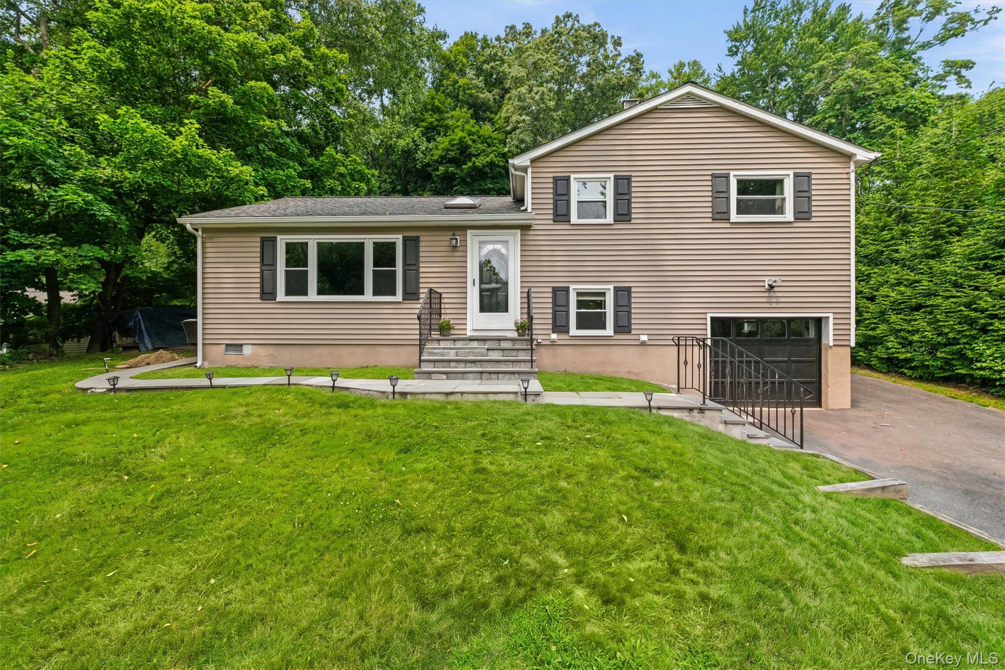 17 Ridge RD, Cortlandt Manor, NY 10567