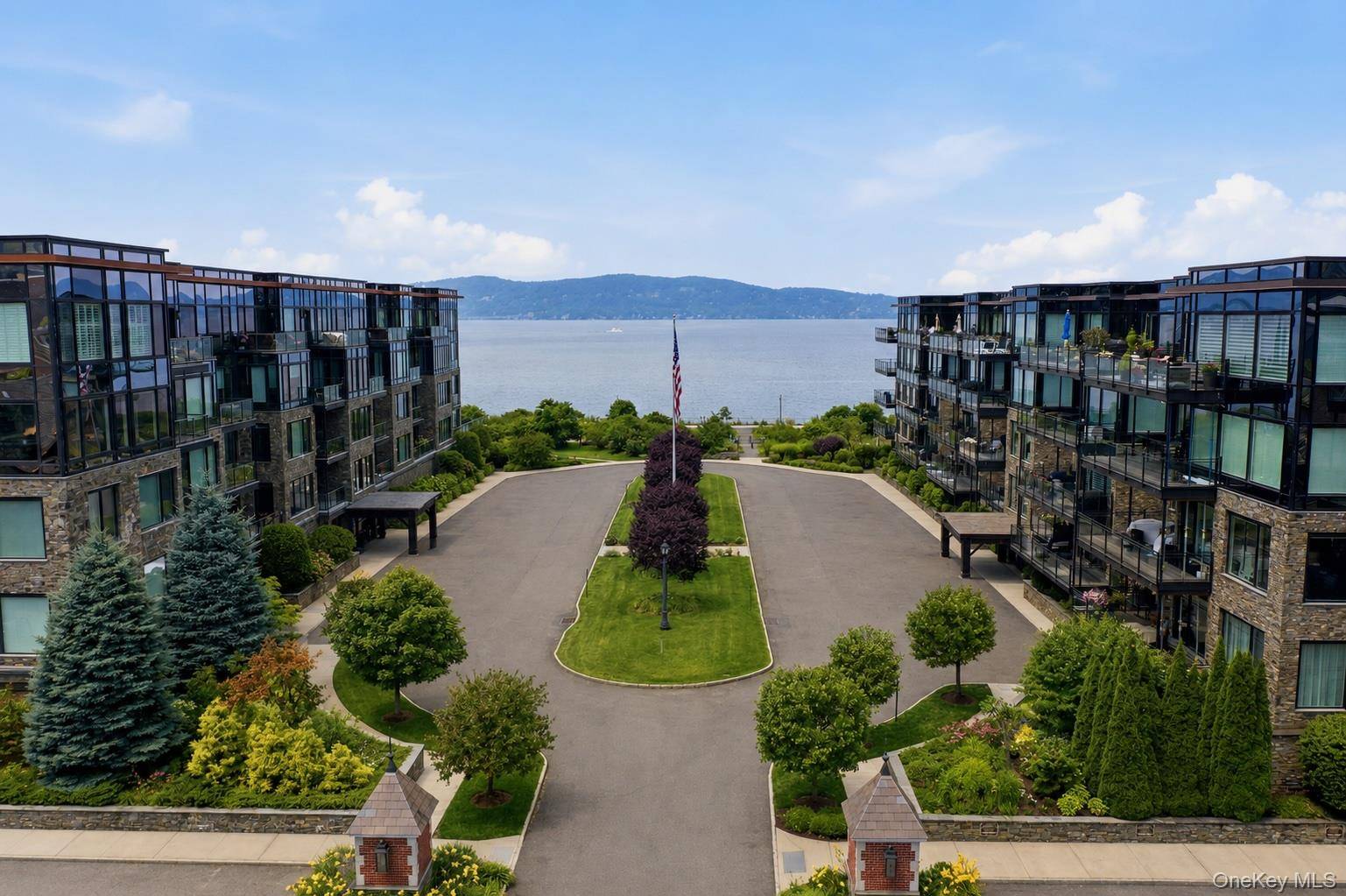 16 Rivers Edge DR #201, Tarrytown, NY 10591