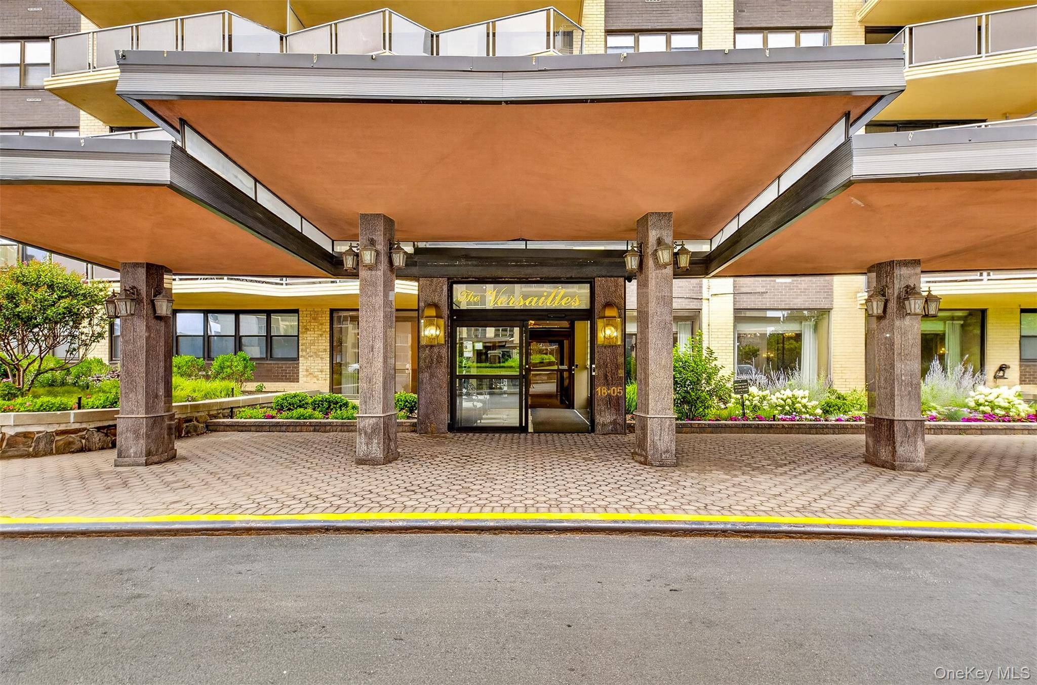 18-05 215th ST #16H, Bayside, NY 11360