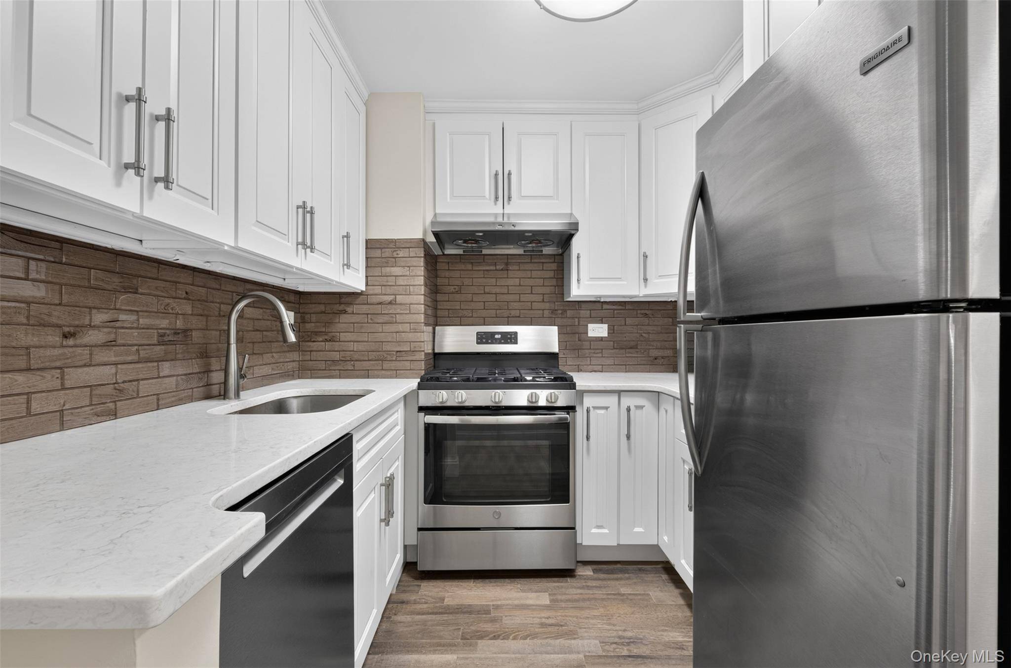 18-05 215th ST #16H, Bayside, NY 11360
