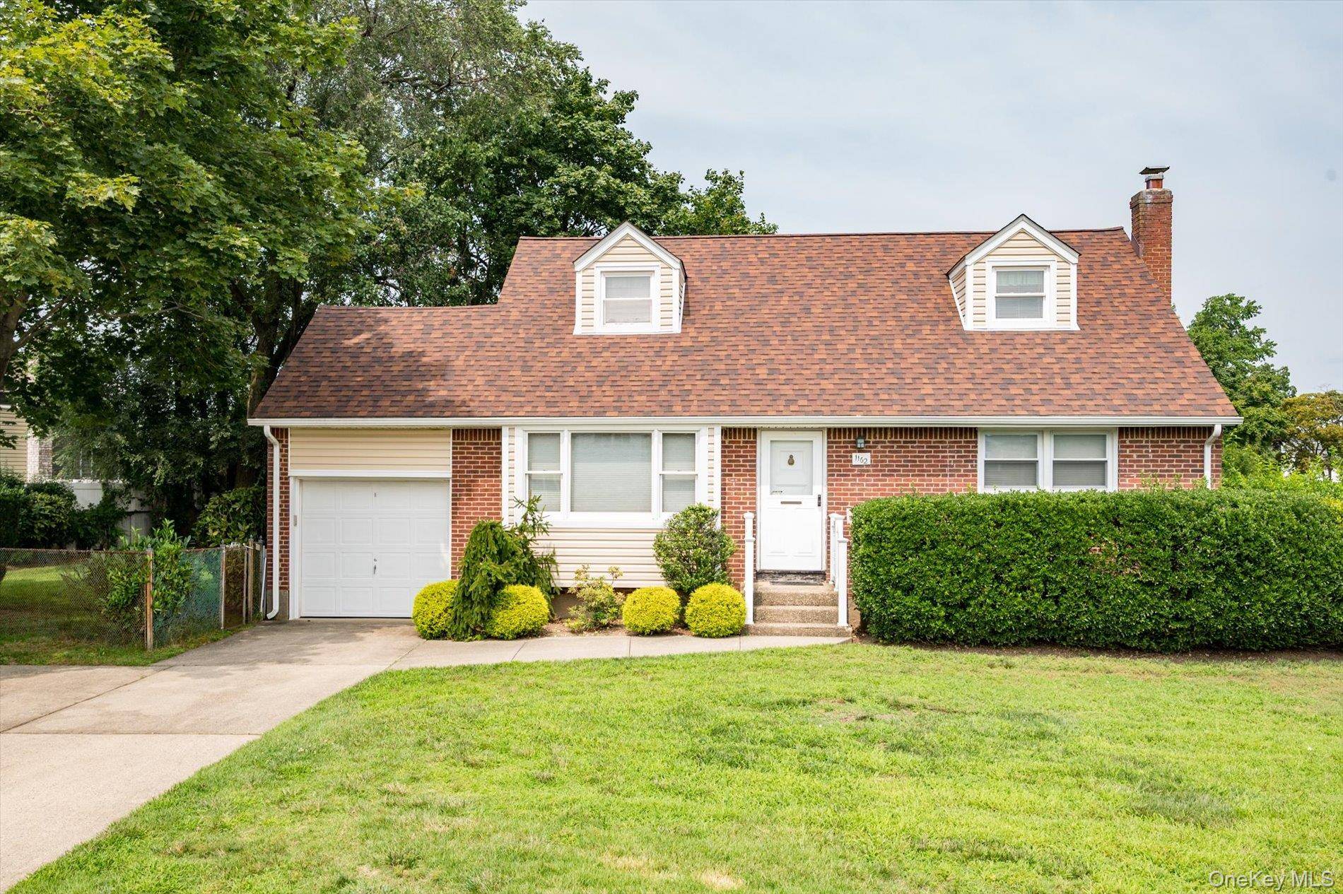 1162 Whitehall LN, Wantagh, NY 11793