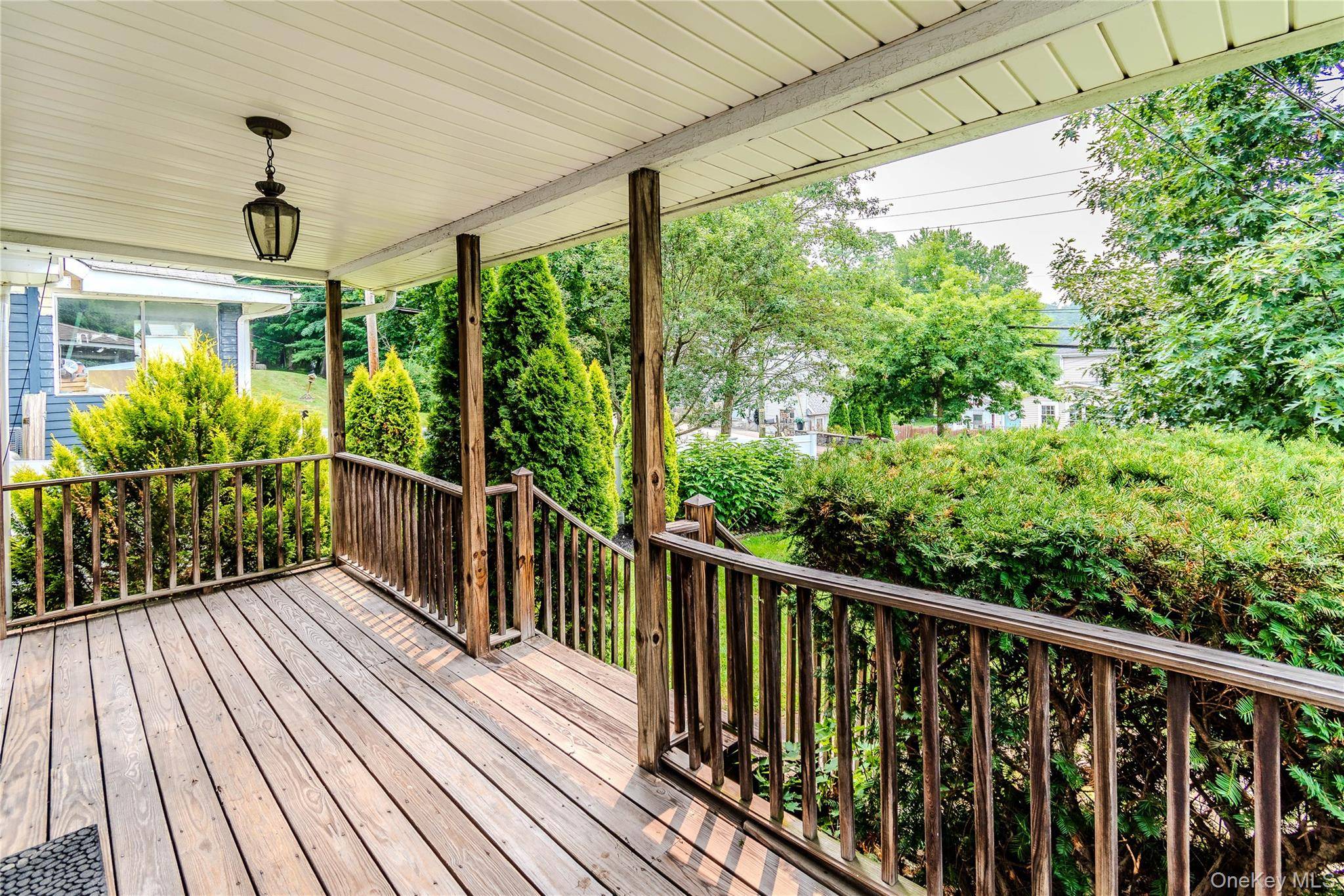 382 E Main ST, Jefferson Valley, NY 10535