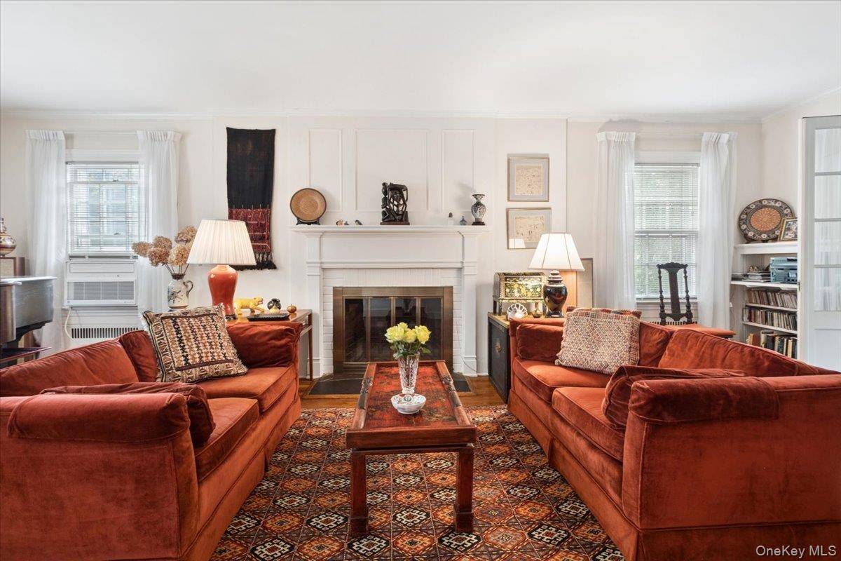 115 Ogden AVE, White Plains, NY 10605