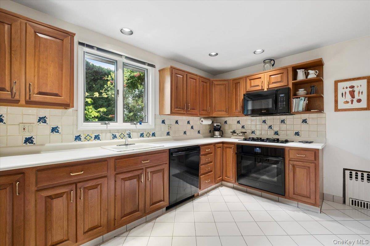 115 Ogden AVE, White Plains, NY 10605