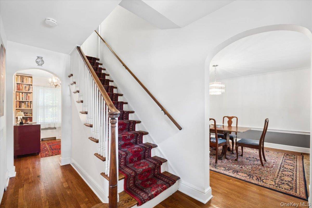 115 Ogden AVE, White Plains, NY 10605