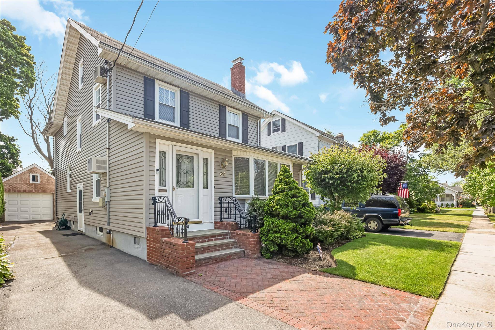 69 Vernon AVE, Rockville Centre, NY 11570