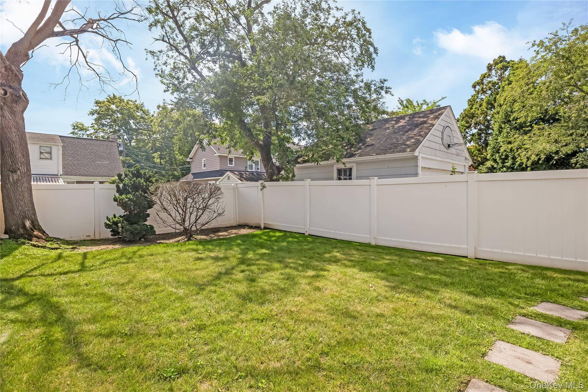 69 Vernon AVE, Rockville Centre, NY 11570