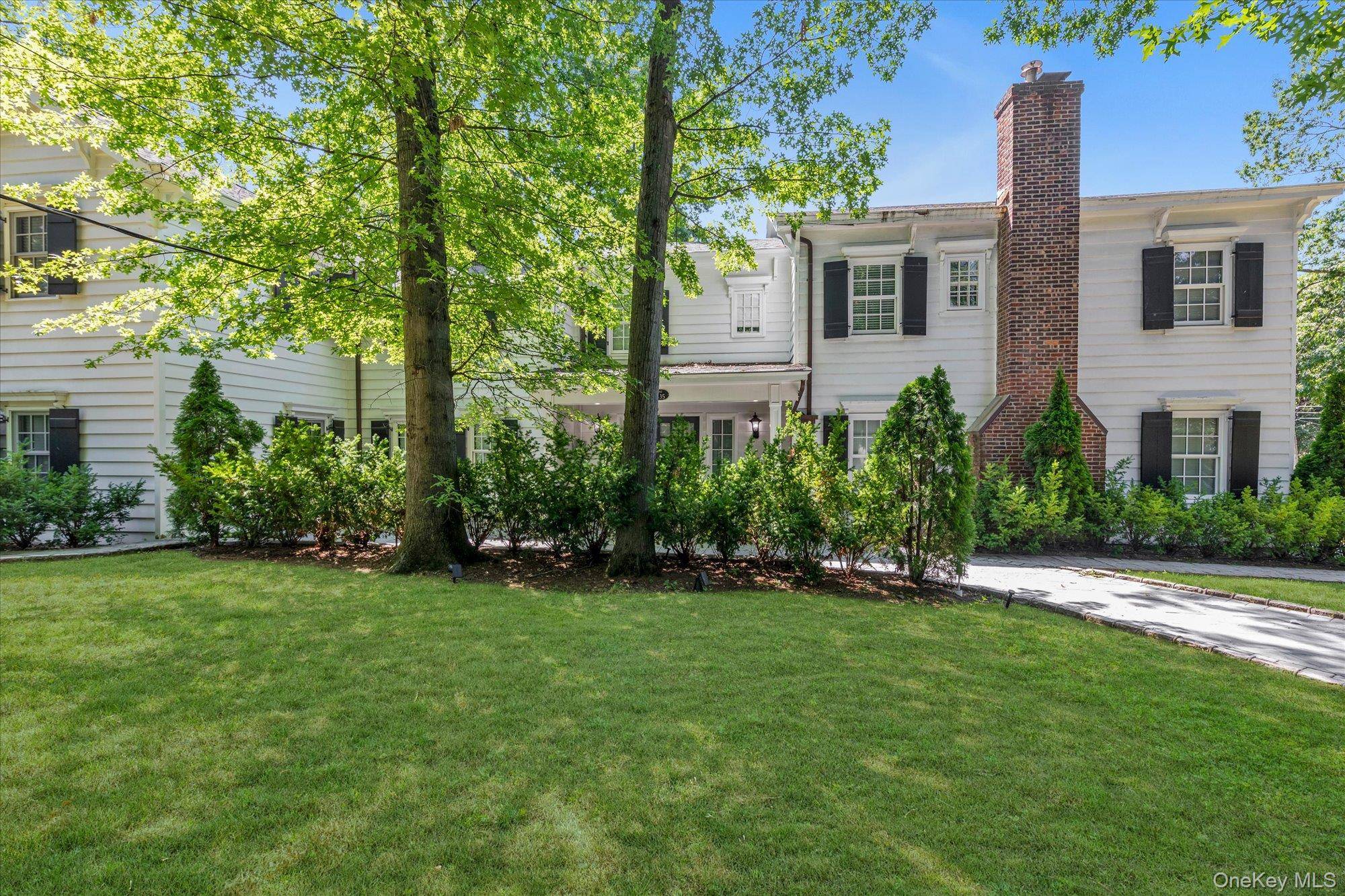 240-02 Poplar ST, Douglaston, NY 11363
