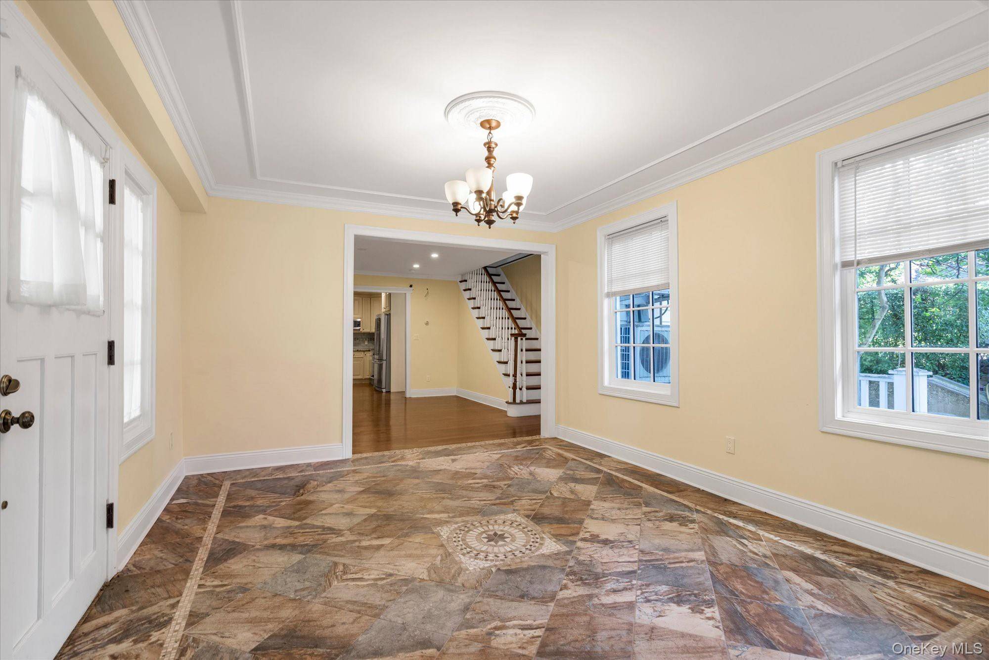 240-02 Poplar ST, Douglaston, NY 11363