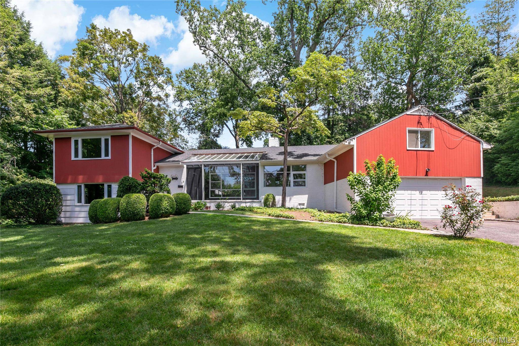 3 Tory LN, Scarsdale, NY 10583