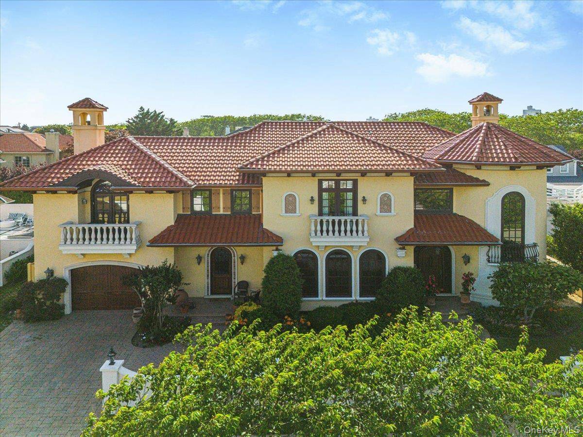 81 Montgomery BLVD, Atlantic Beach, NY 11509