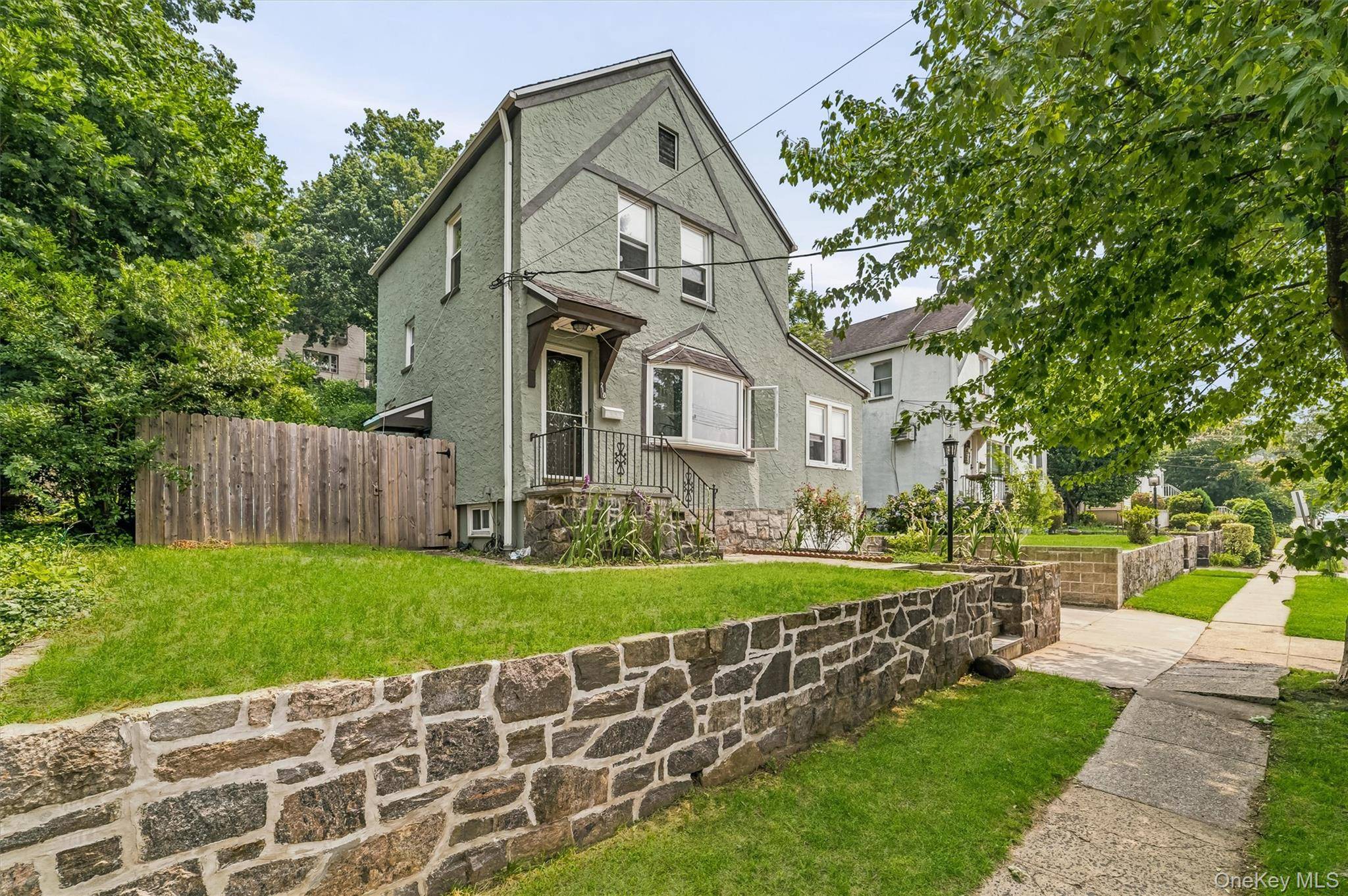 218 Sedgwick AVE, Yonkers, NY 10705