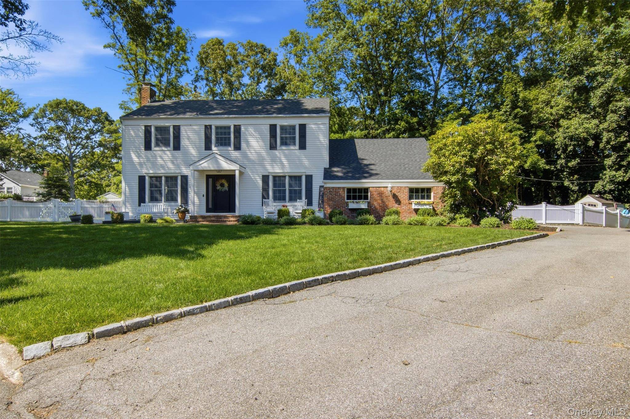 28 Village Woods RD, Port Jefferson, NY 11777