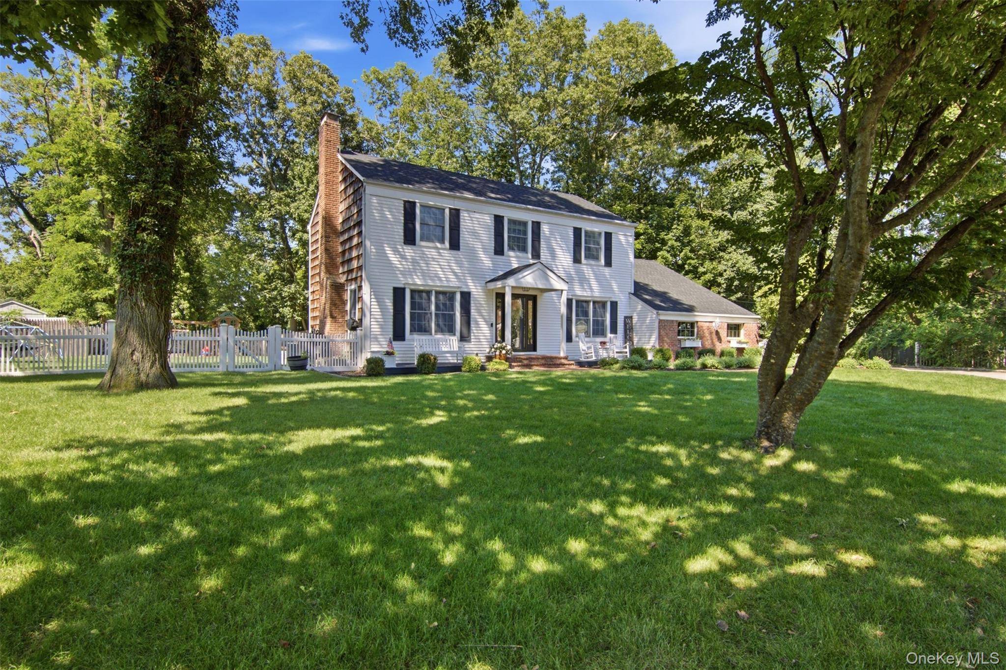 28 Village Woods RD, Port Jefferson, NY 11777