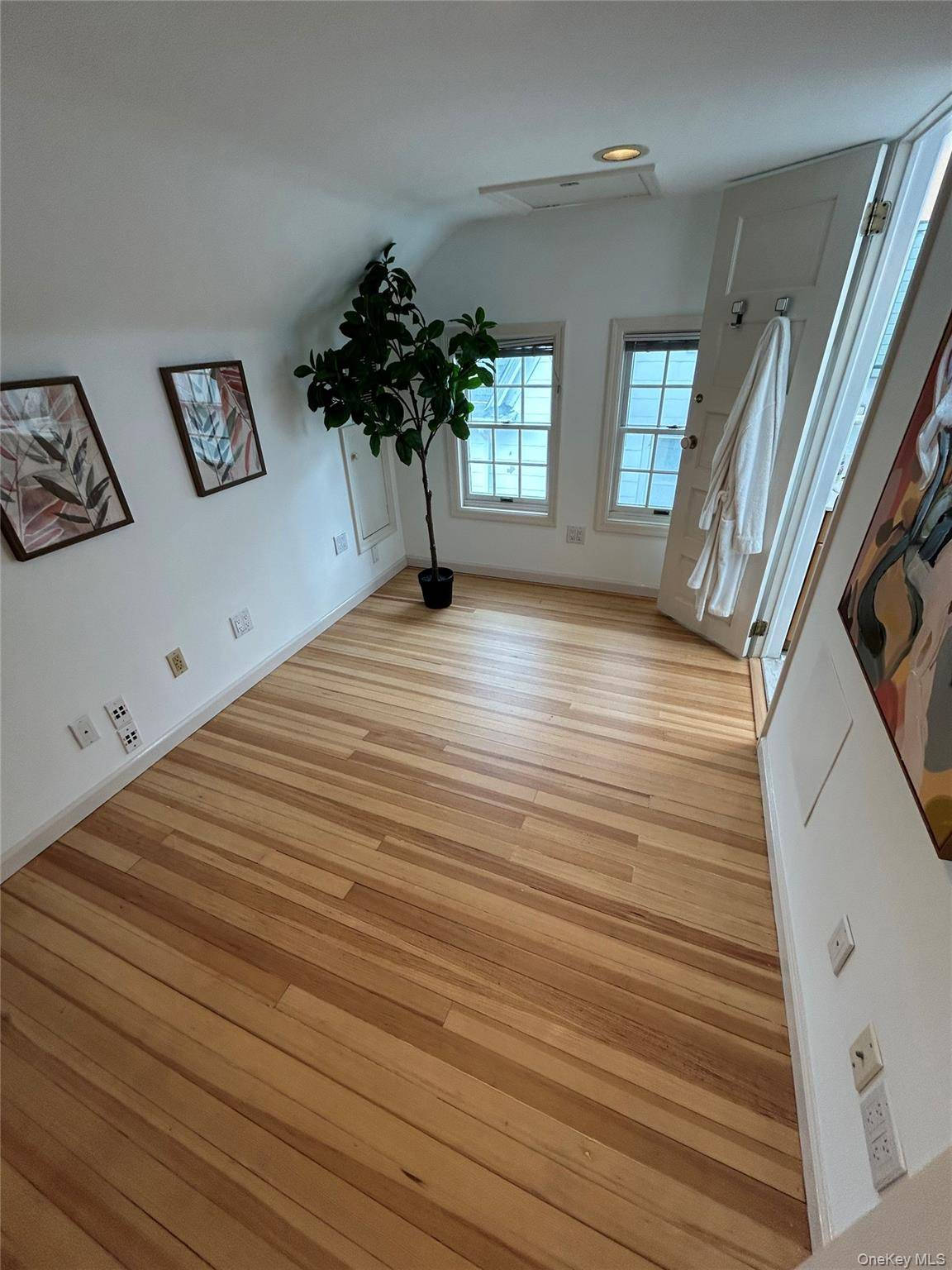 915 Palmer RD, Bronxville, NY 10708
