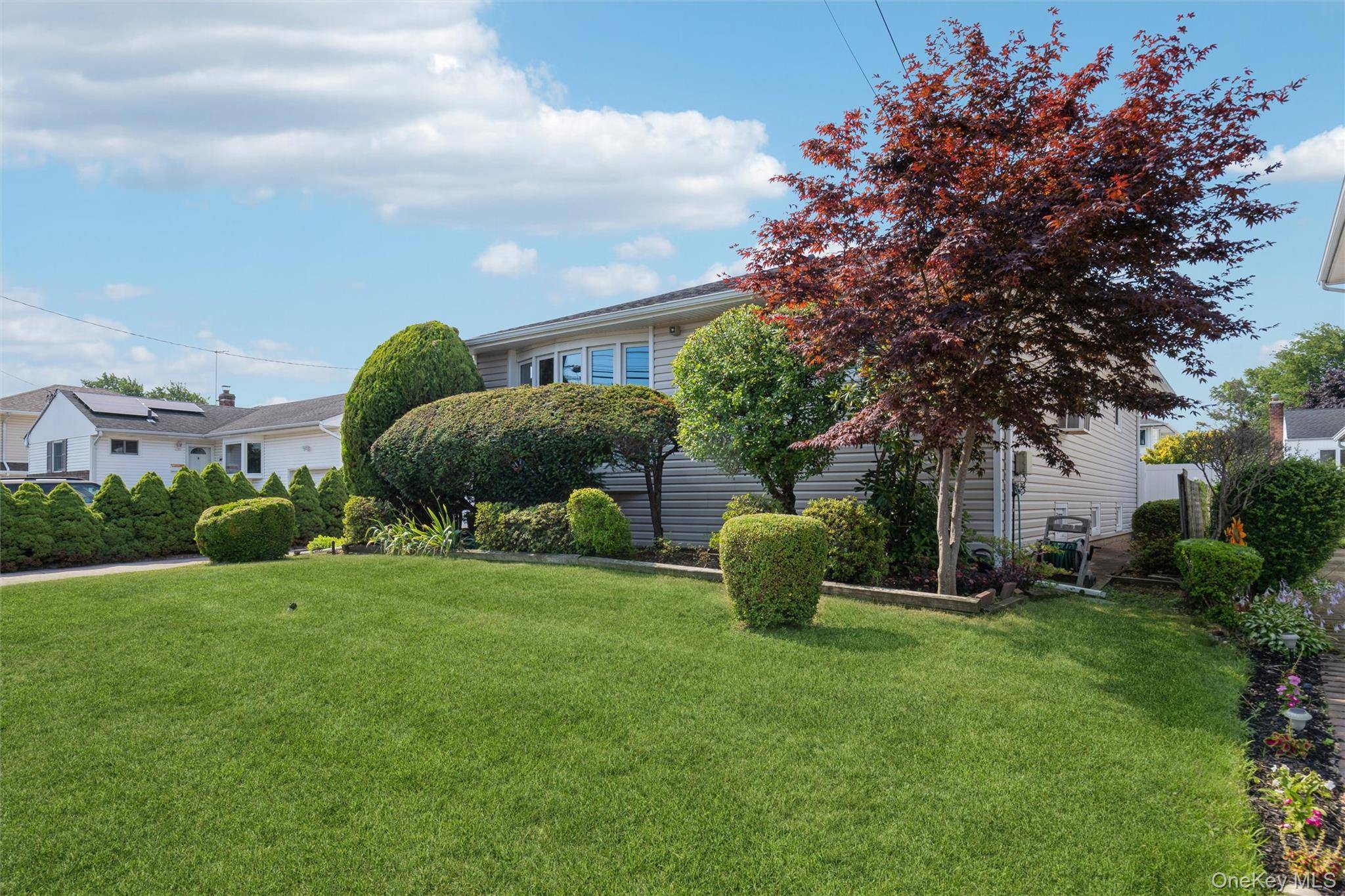 258 Aster ST, Massapequa Park, NY 11762