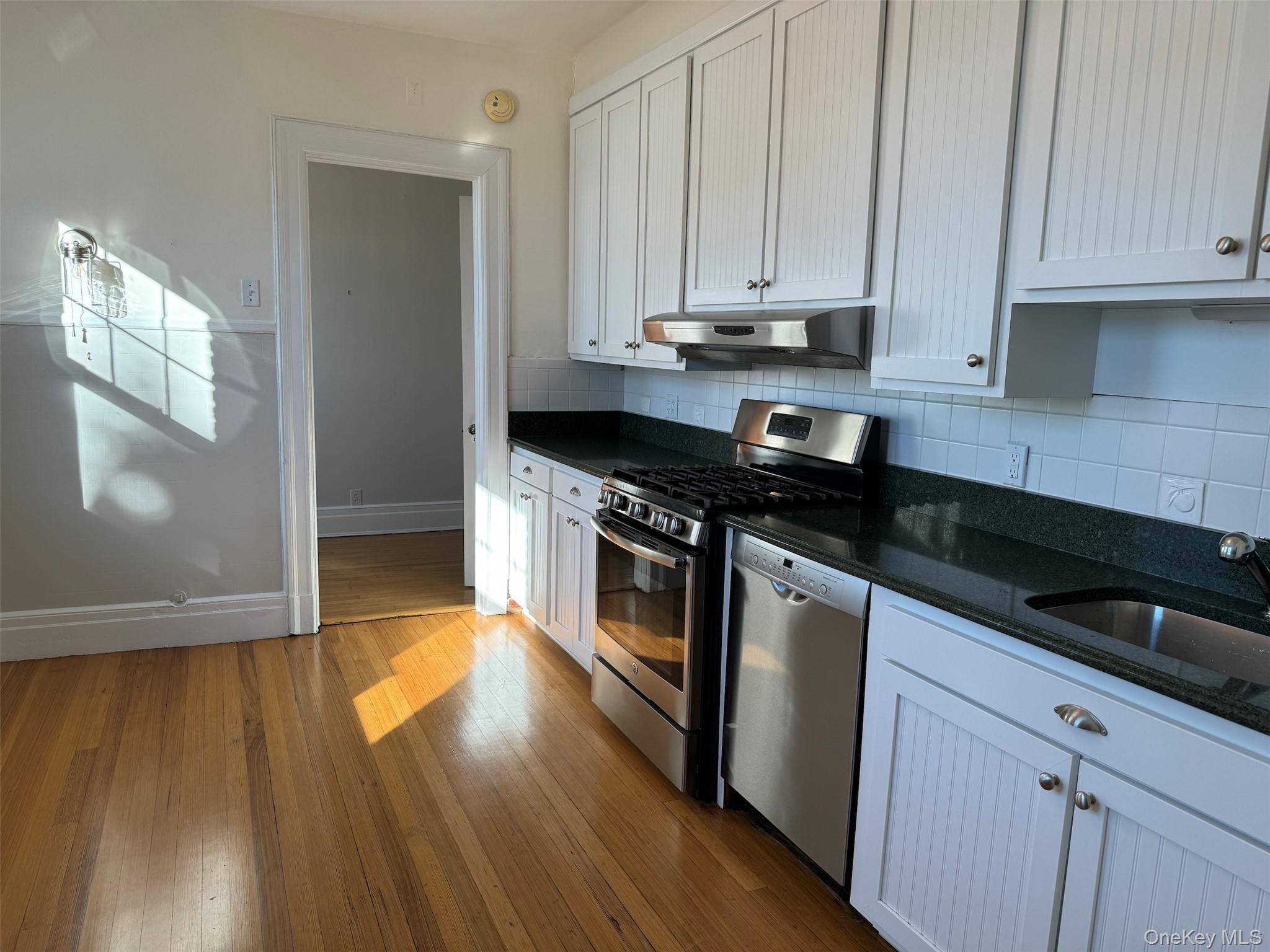 330 3rd AVE, Pelham, NY 10803