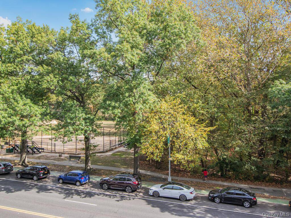 6535 Broadway #3F, Bronx, NY 10471