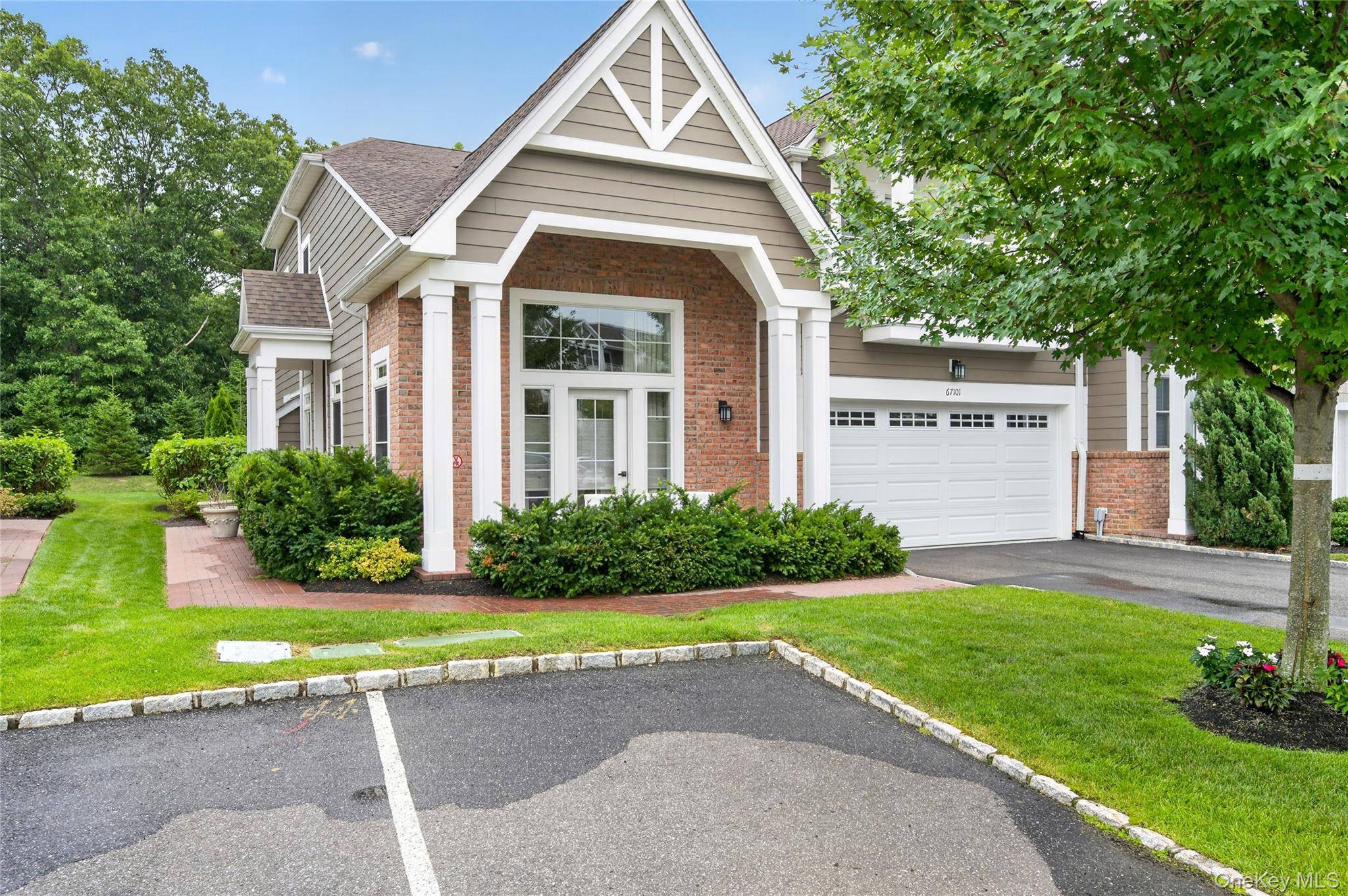 67101 Red Cedar RD, Plainview, NY 11803