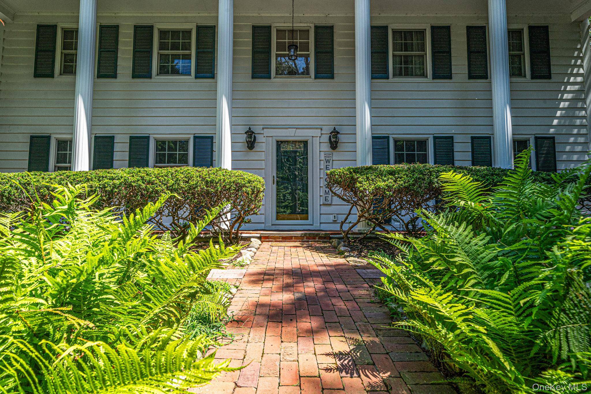 77 Shore RD, Mount Sinai, NY 11766