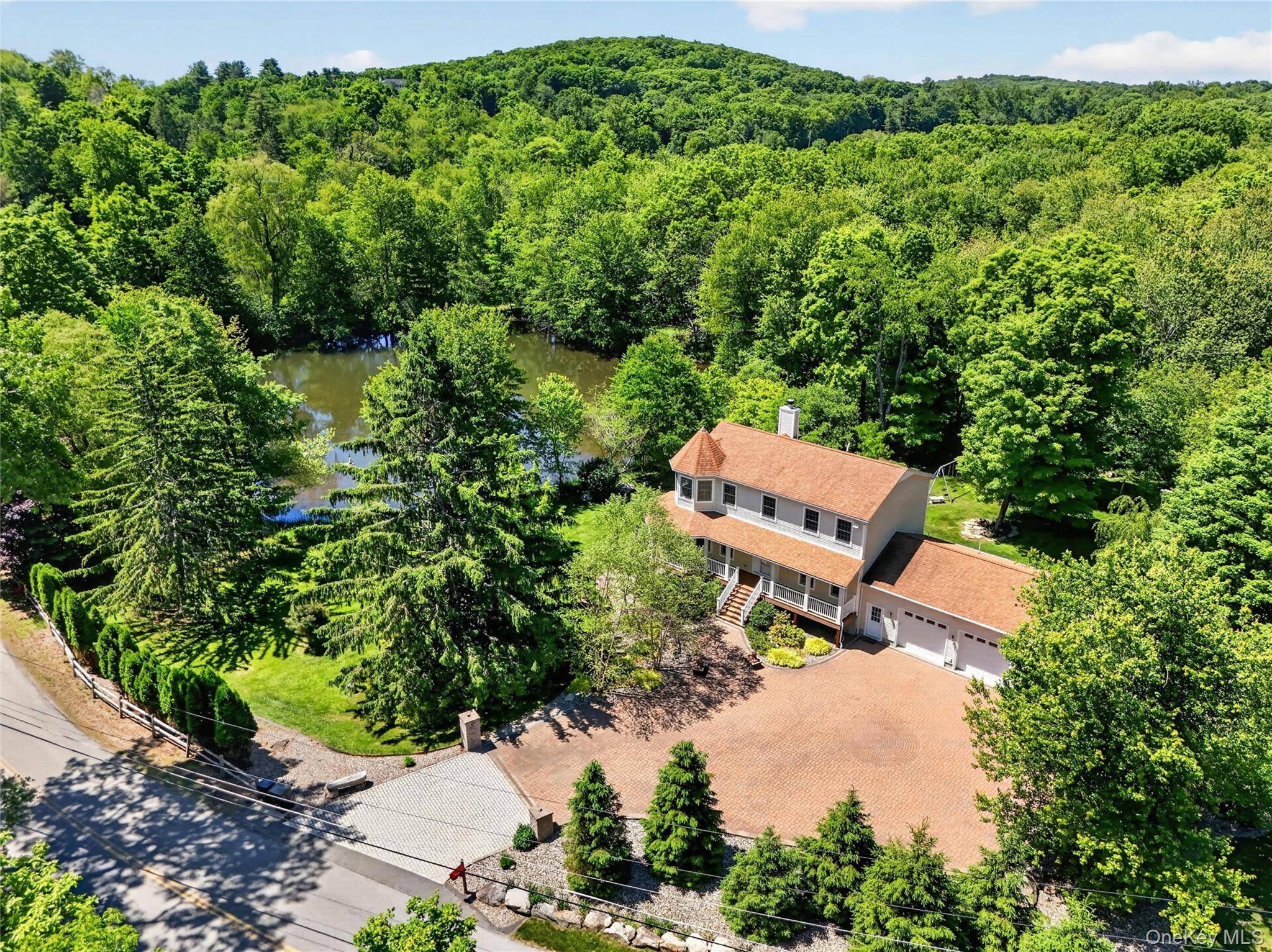 433 Barrett Hill RD, Mahopac, NY 10541