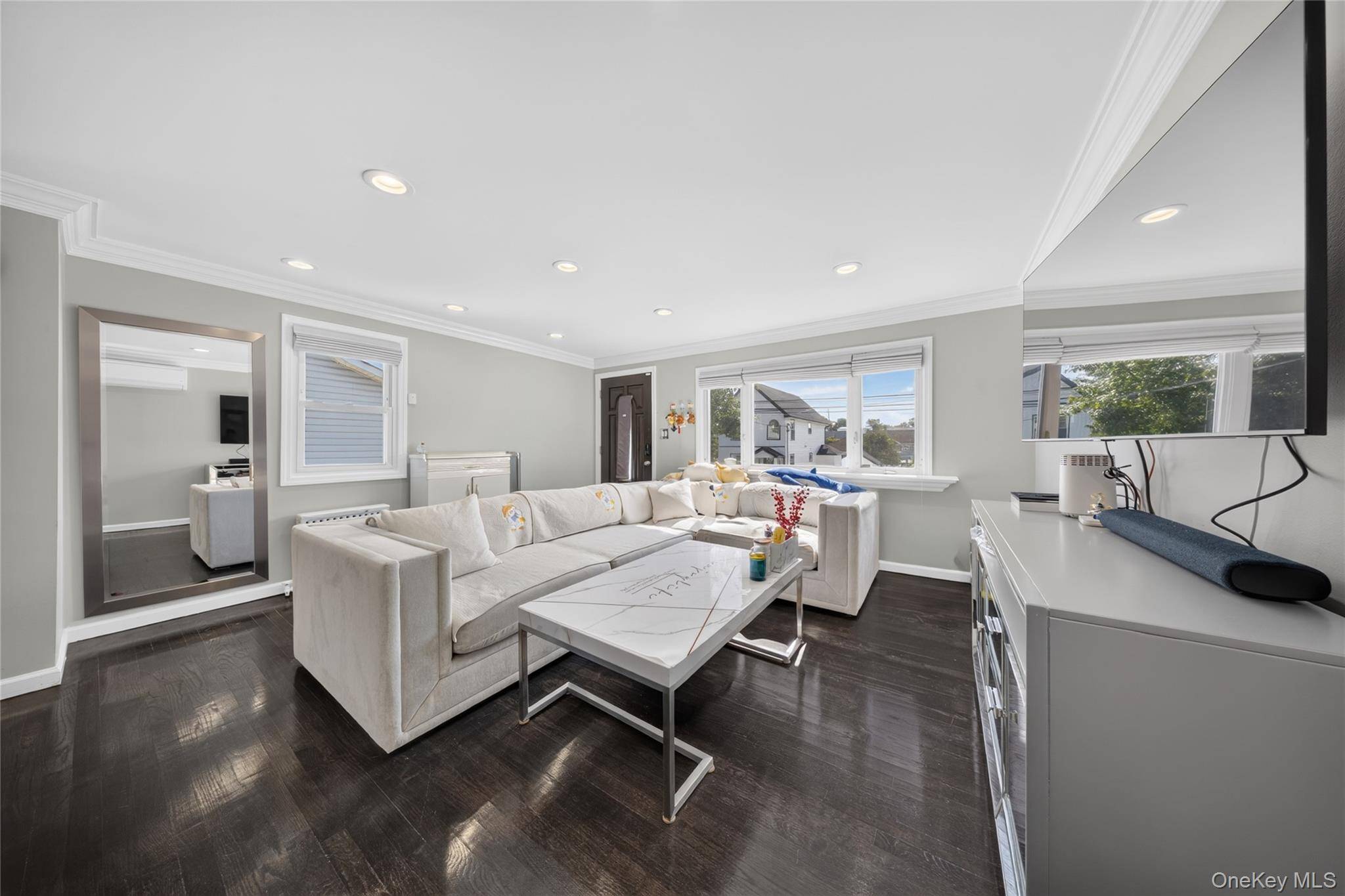 41 Catherine AVE, Franklin Square, NY 11010