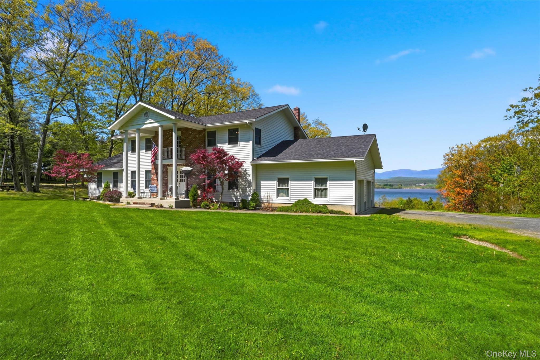 32 Sunset CIR, Germantown, NY 12526