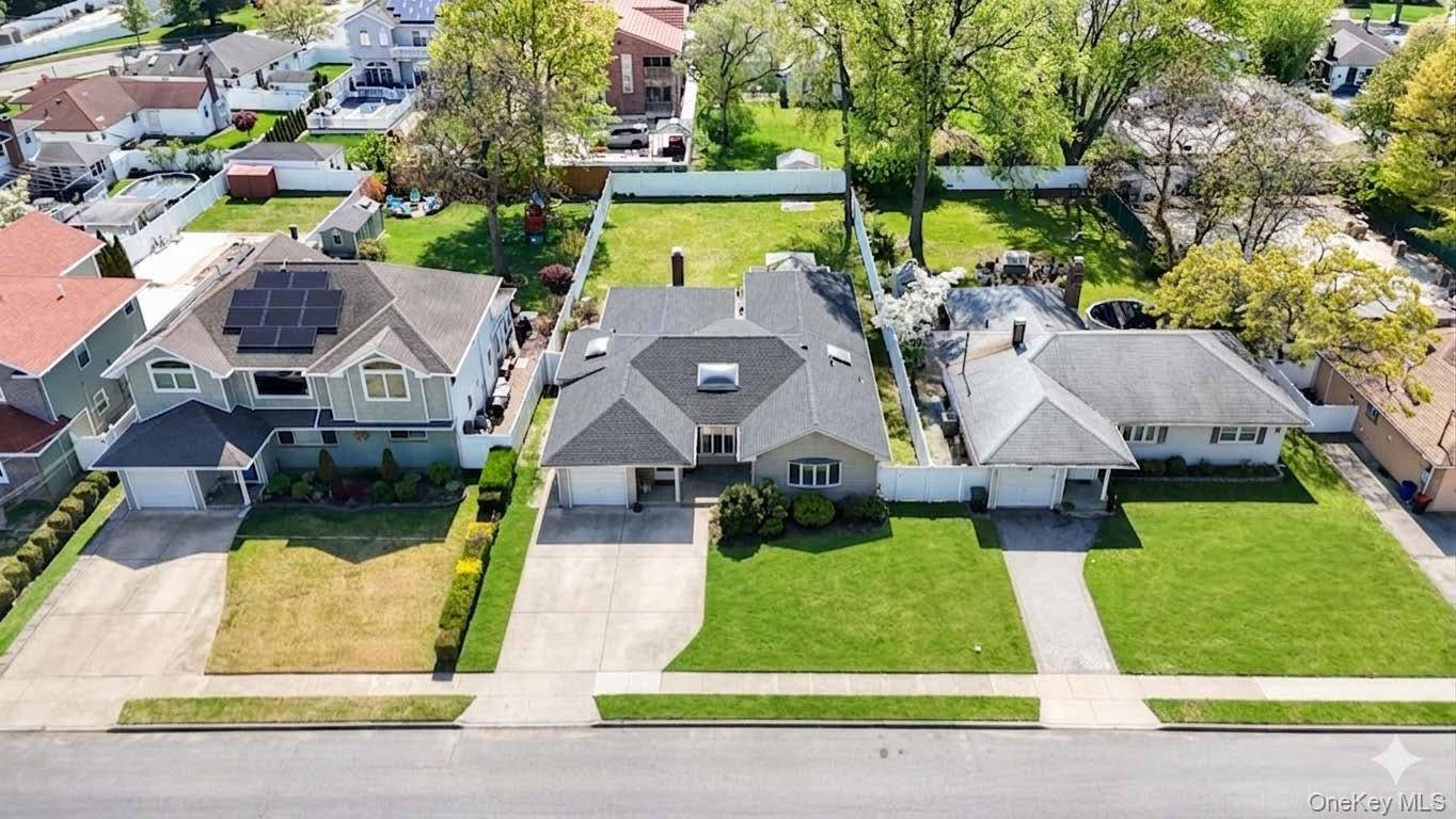 930 Balfour ST, Valley Stream, NY 11580
