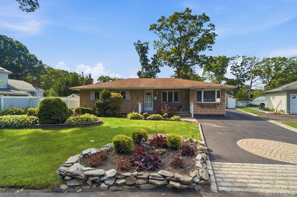 432 Wildwood RD, Ronkonkoma, NY 11779