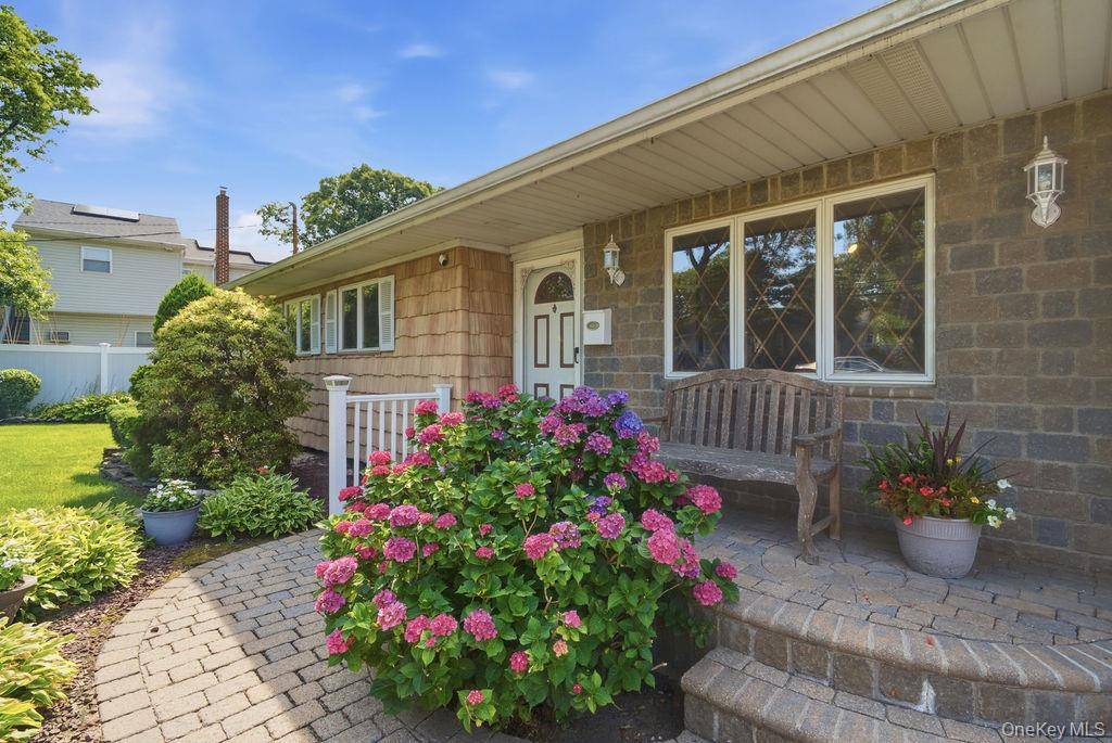 432 Wildwood RD, Ronkonkoma, NY 11779