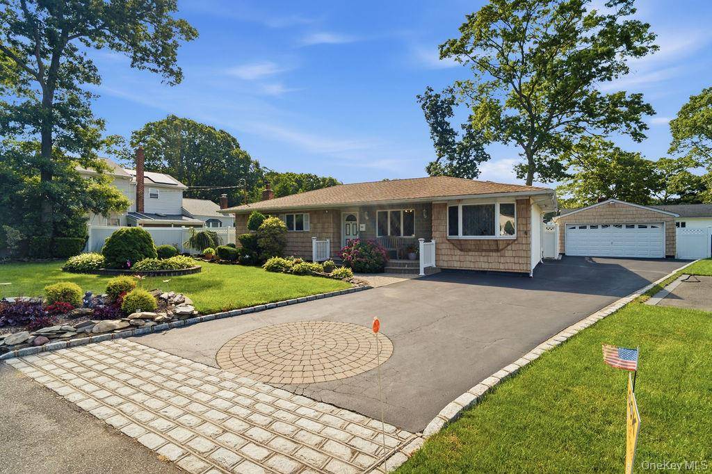 432 Wildwood RD, Ronkonkoma, NY 11779