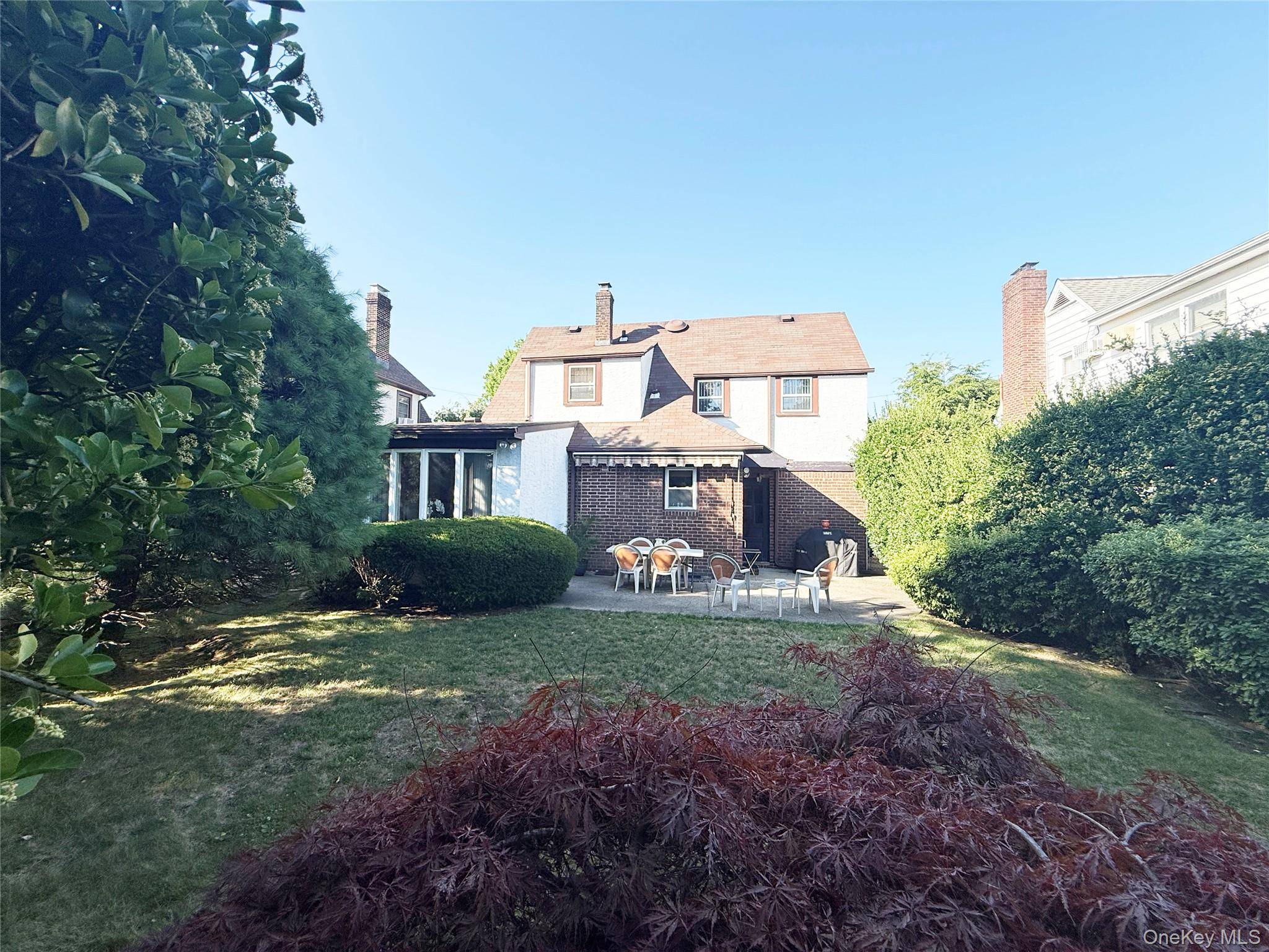 266 E Chester ST, Valley Stream, NY 11580