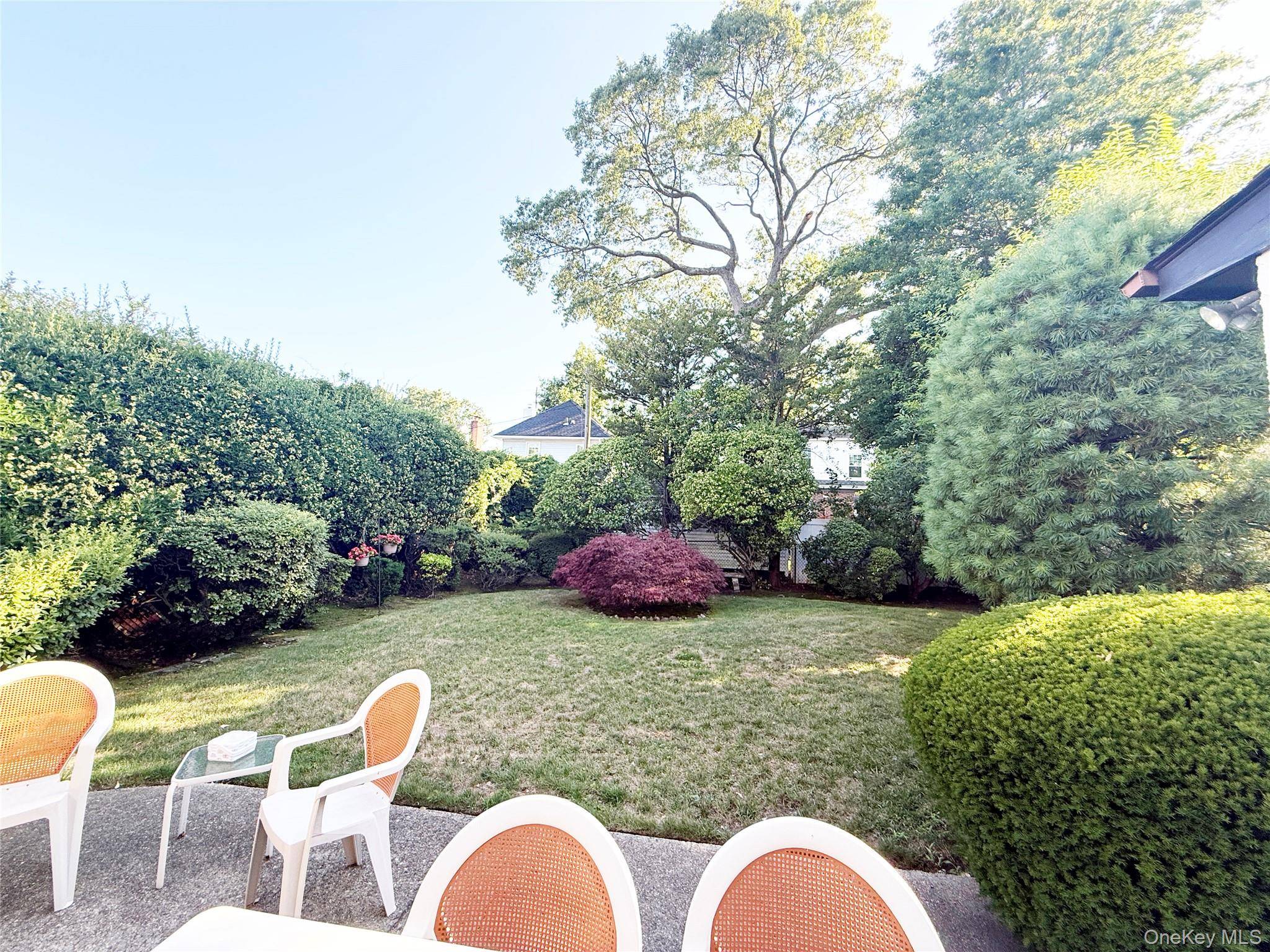 266 E Chester ST, Valley Stream, NY 11580