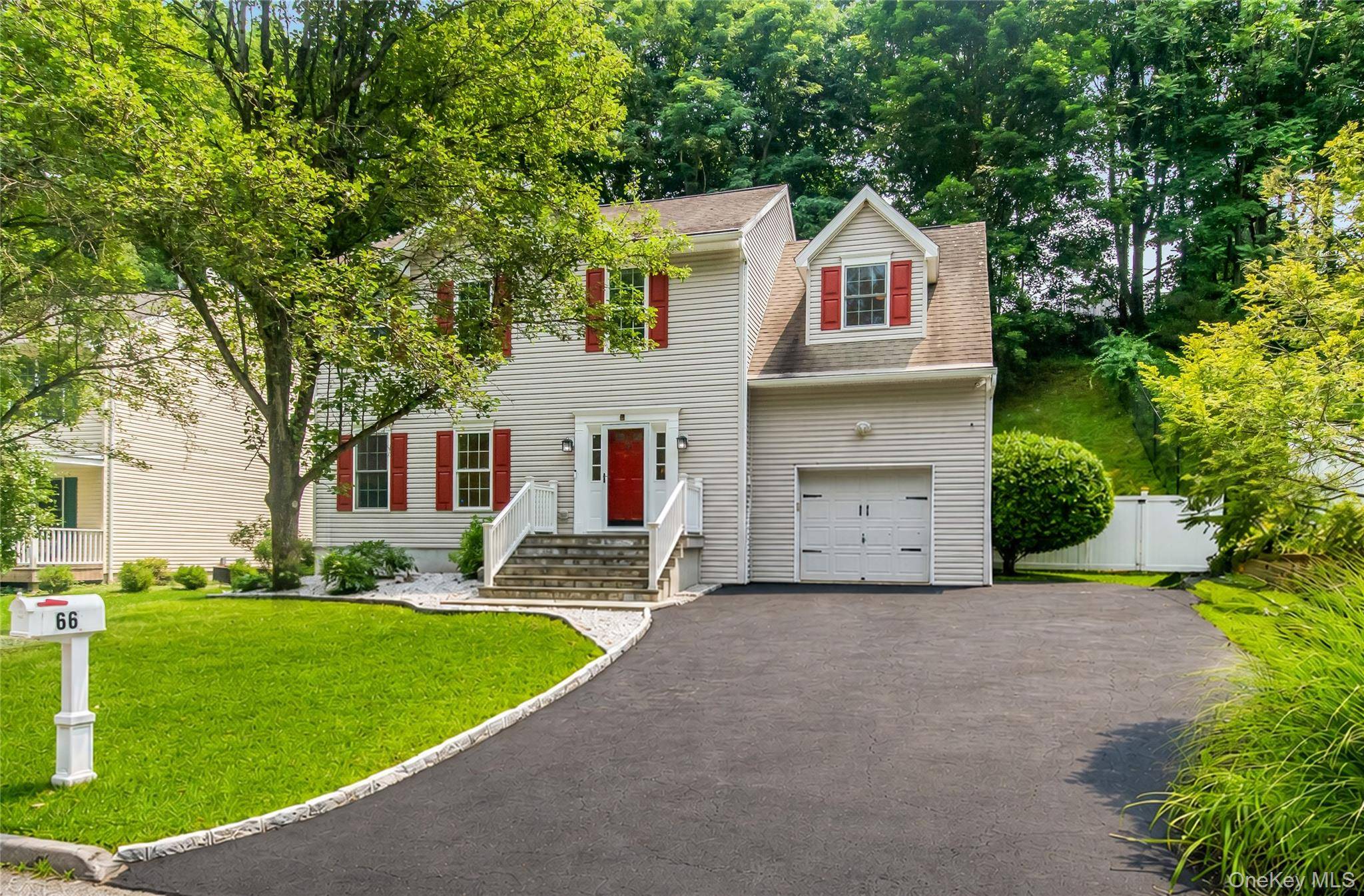 66 Valley View RD, Cortlandt Manor, NY 10567
