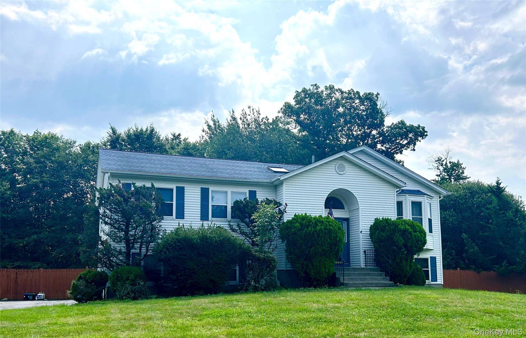 3 Aron CT, Spring Valley, NY 10977