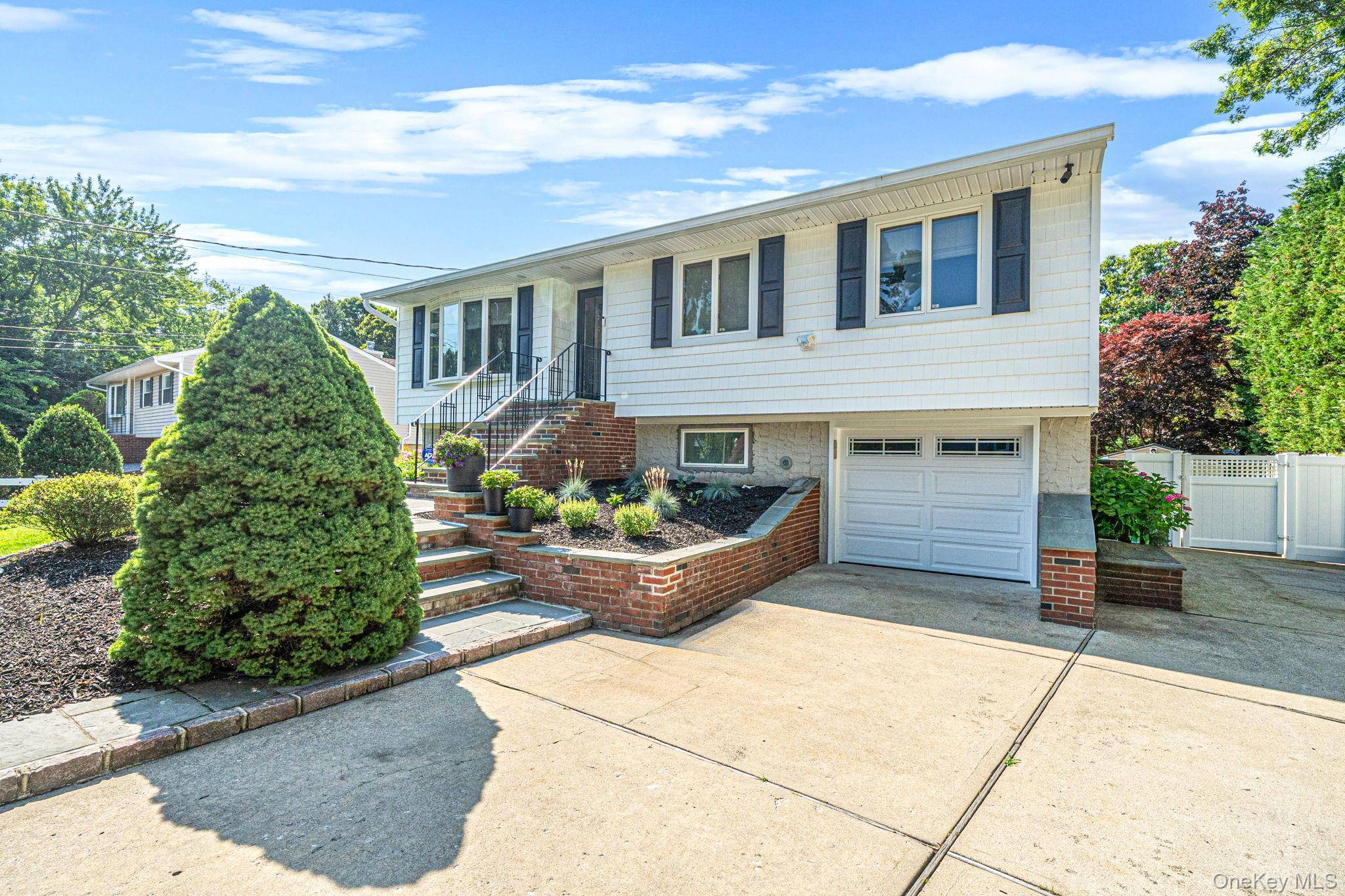22 Milburn RD, South Setauket, NY 11720