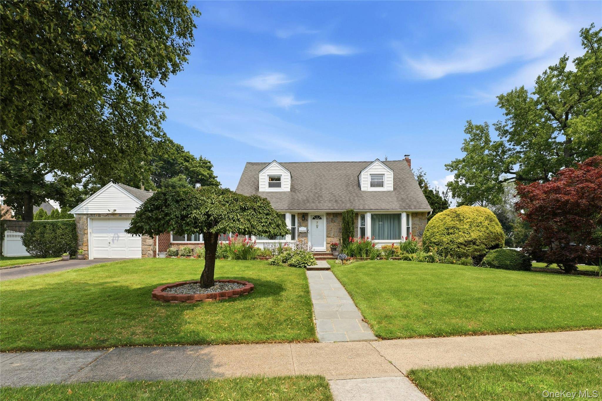 70 Birchwood DR, New Hyde Park, NY 11040