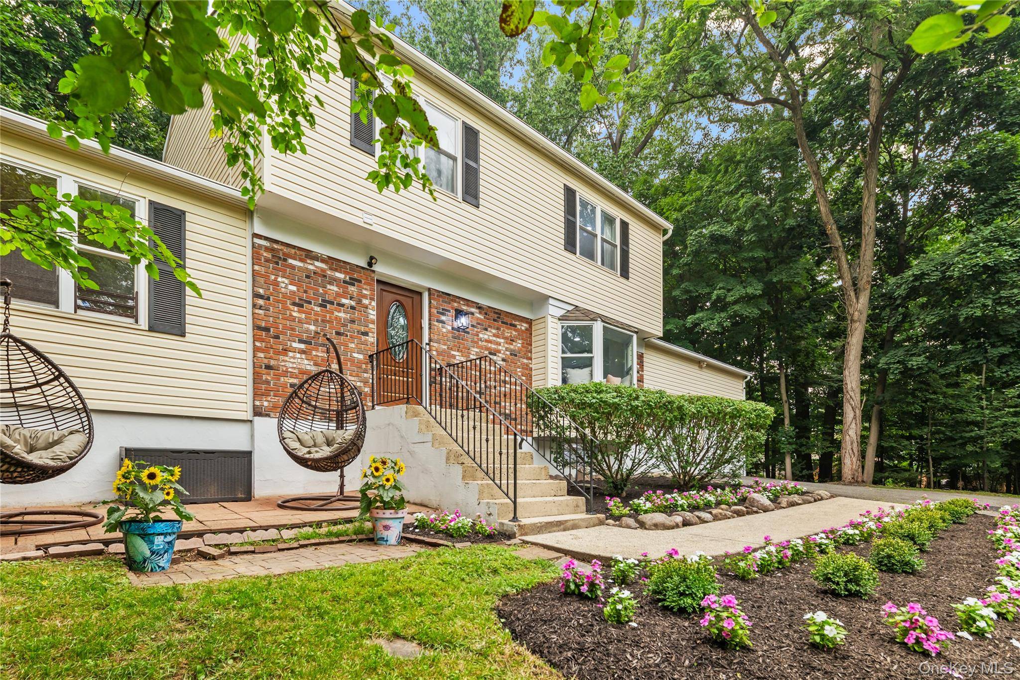 499 Orangeburg RD, Pearl River, NY 10965