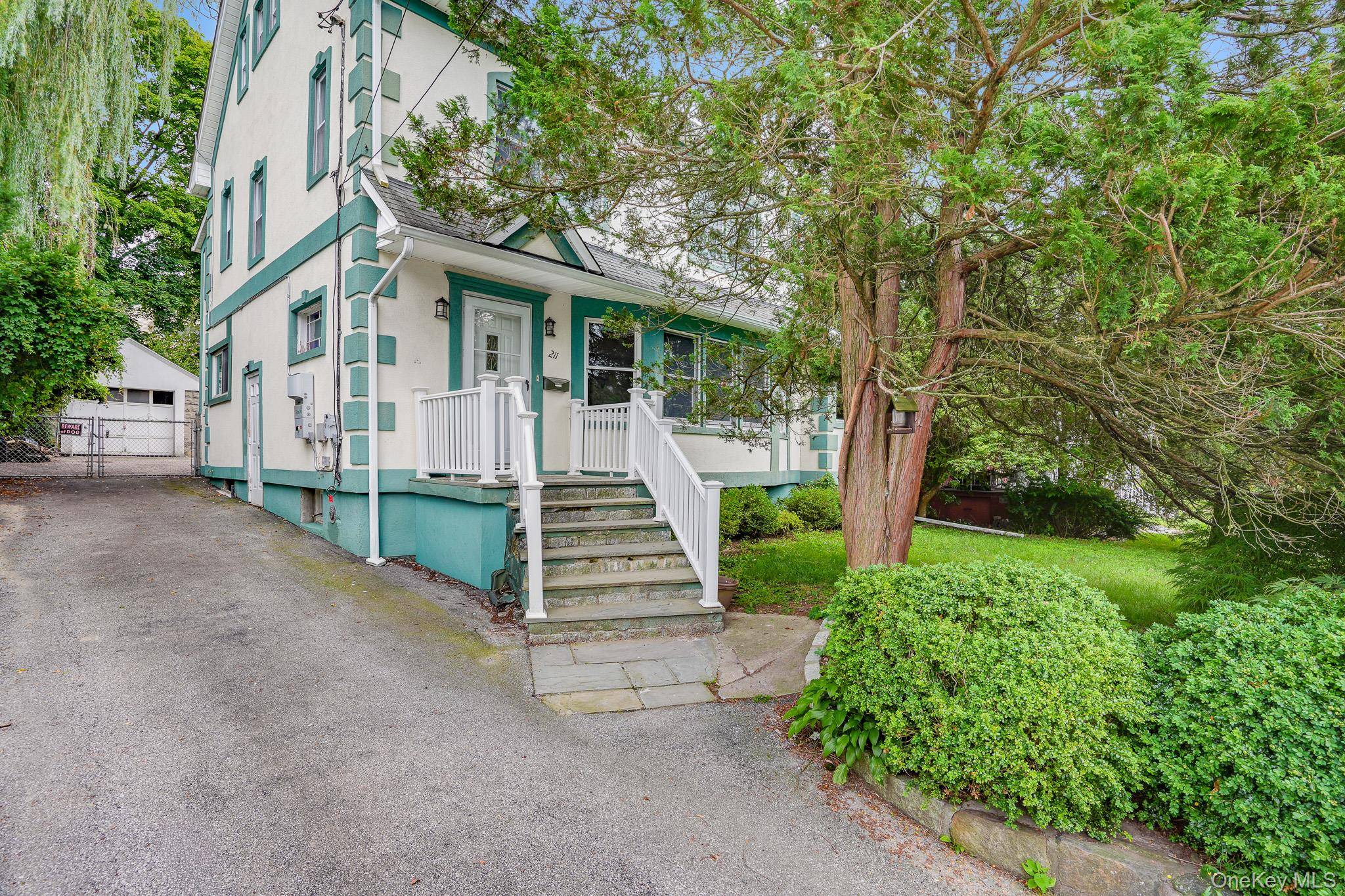 211 Pomeroy ST, Peekskill, NY 10566