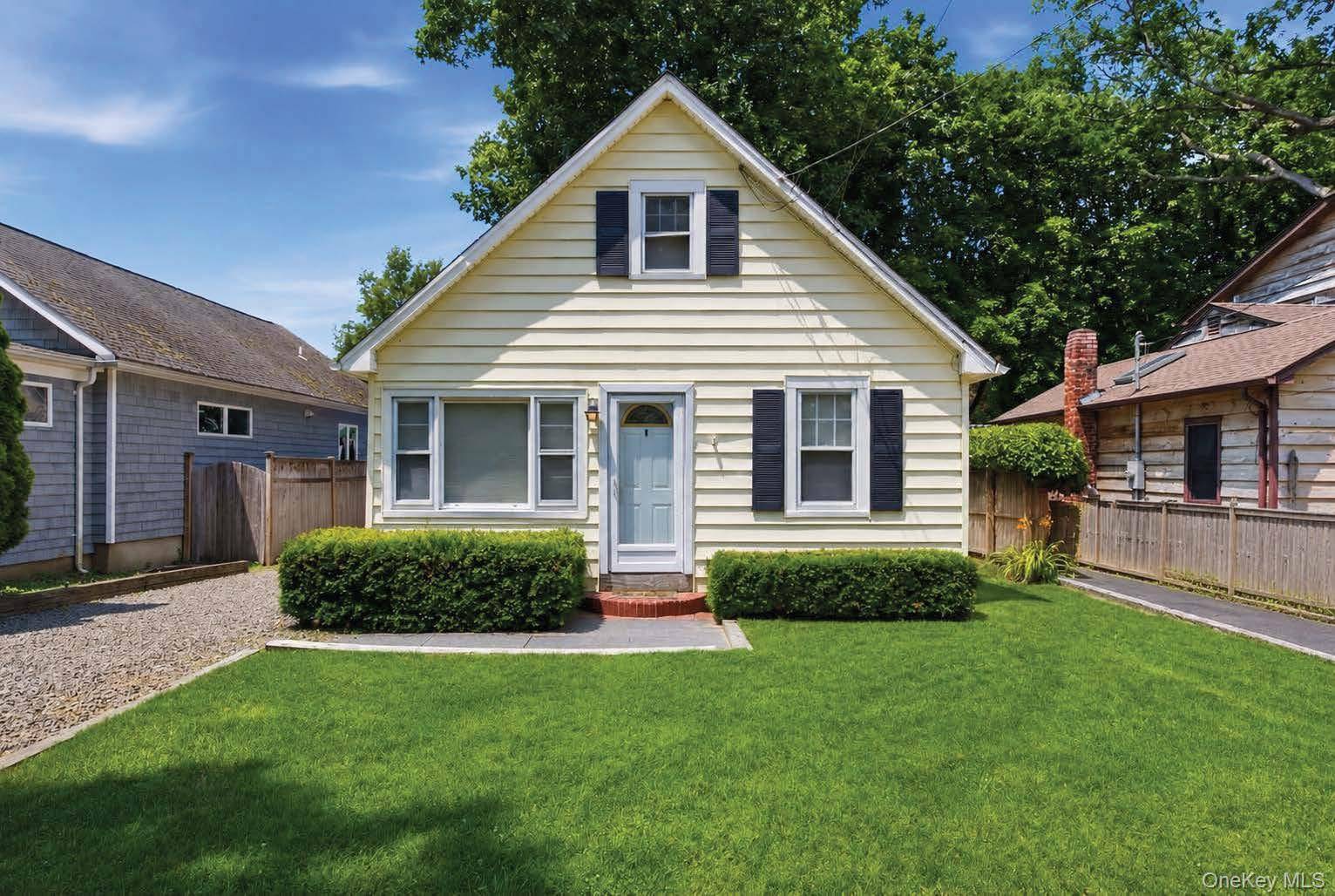 124 Johnson ST, Centerport, NY 11721