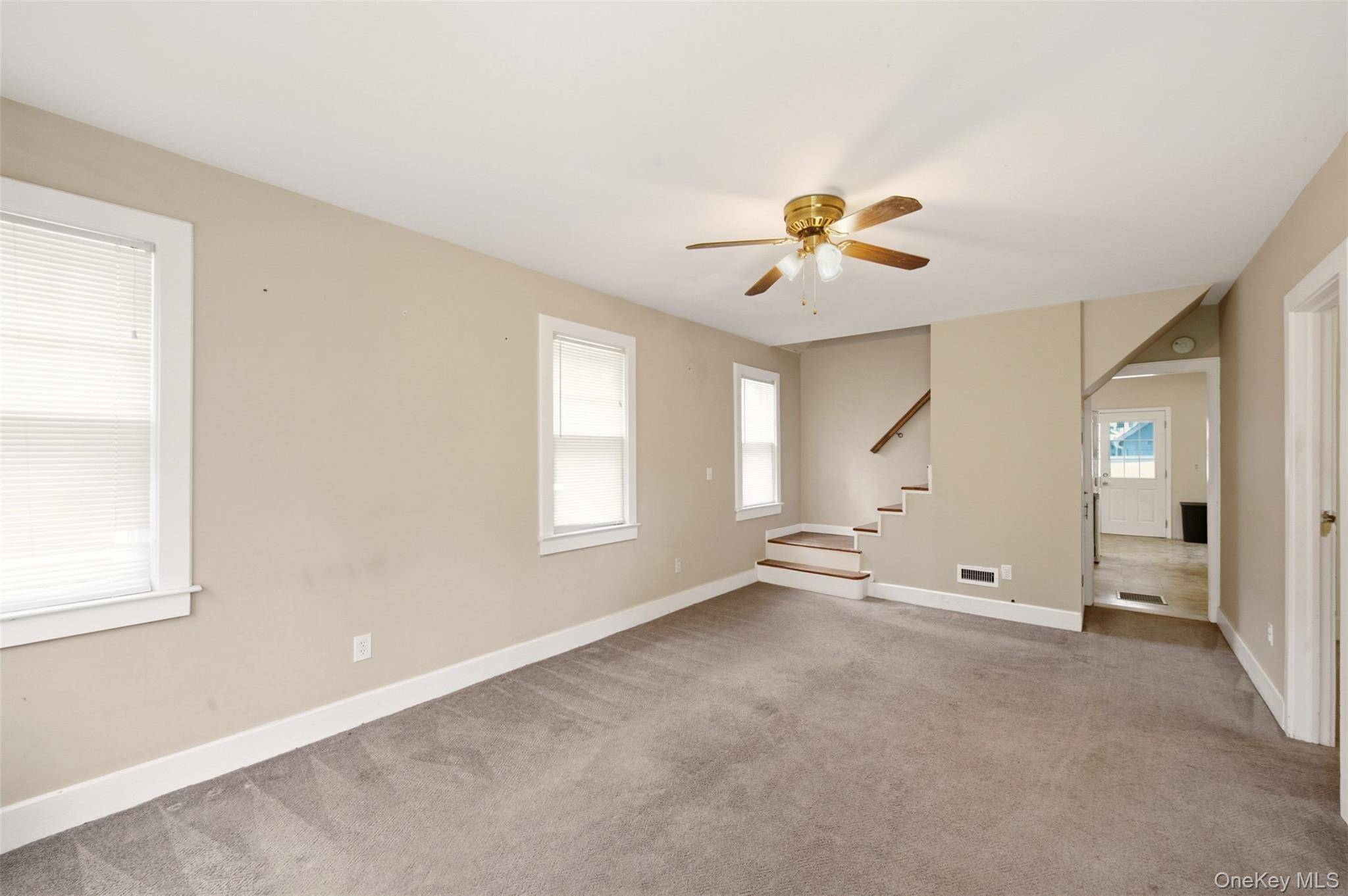 124 Johnson ST, Centerport, NY 11721