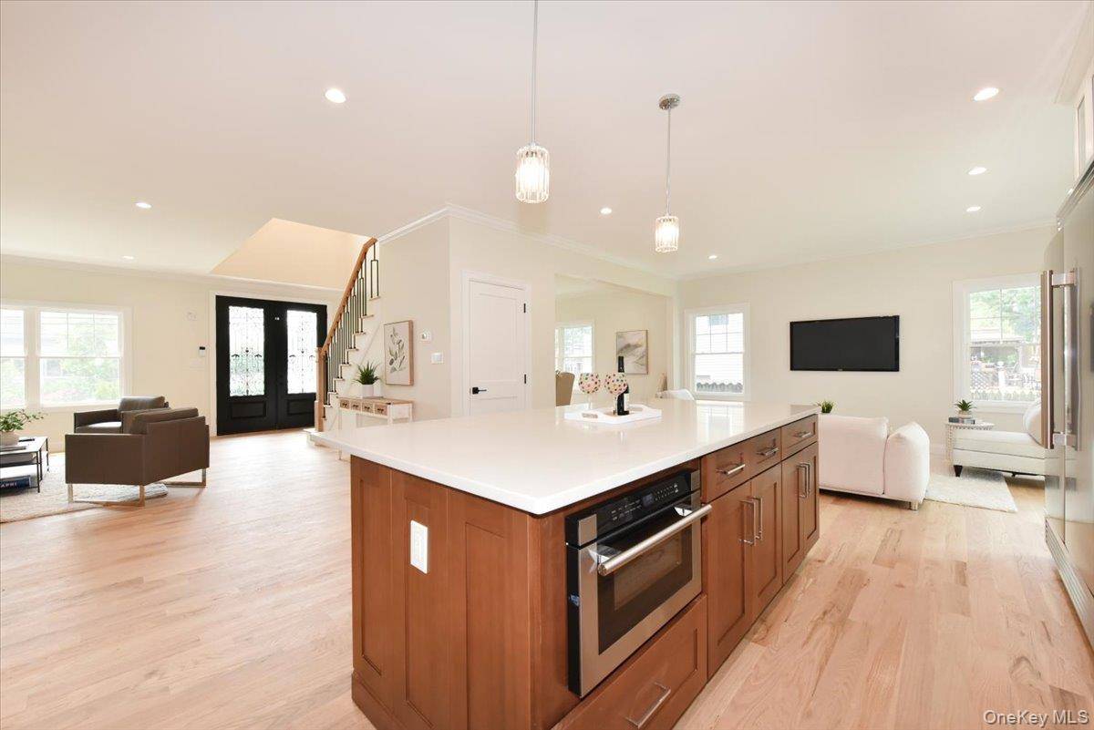 124 North DR, Massapequa, NY 11758
