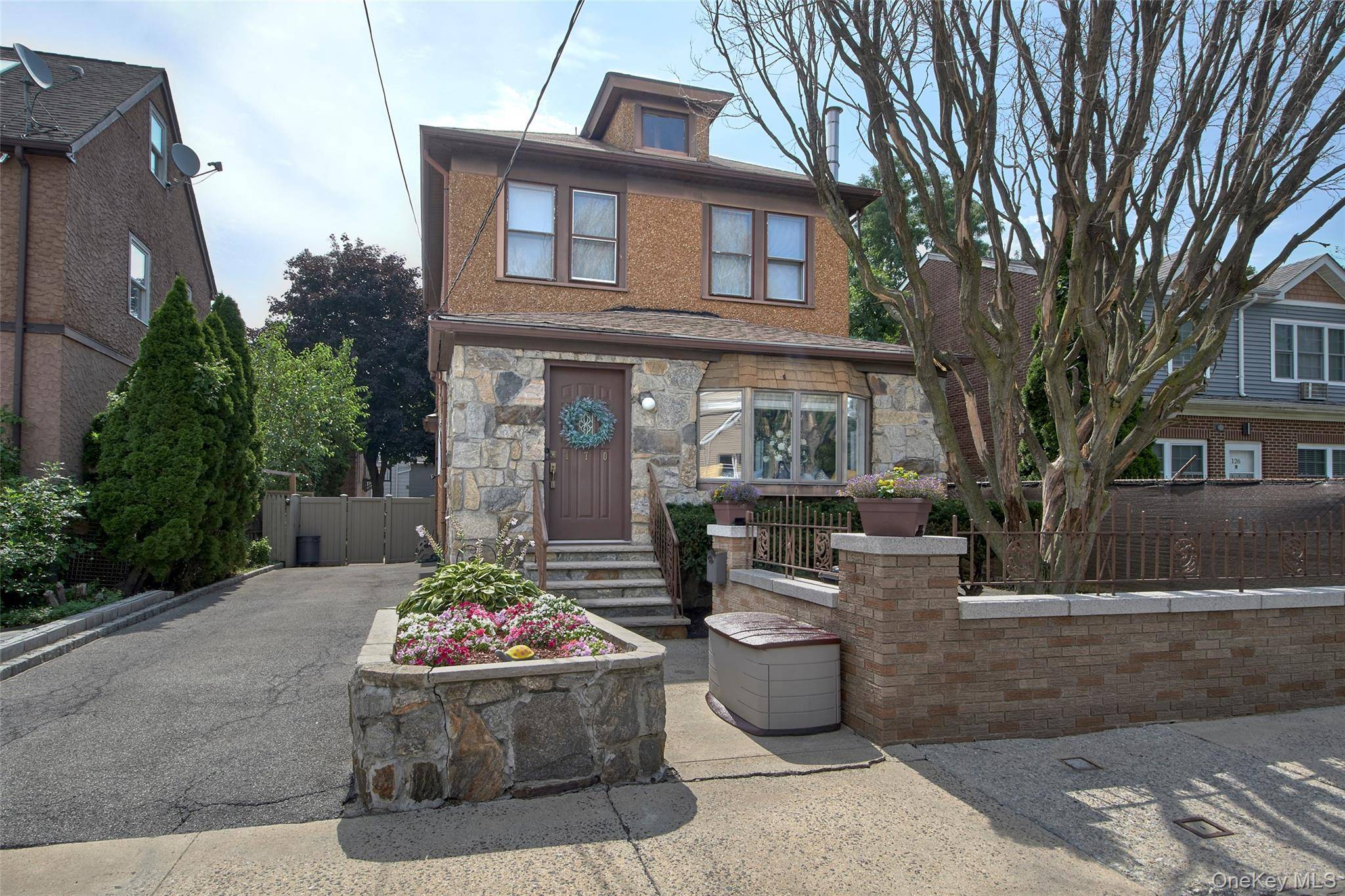 170 Trenchard ST, Yonkers, NY 10704