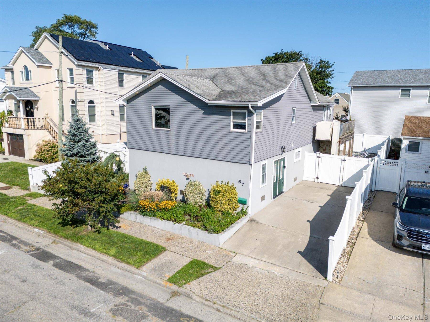 67 Radcliffe RD, Island Park, NY 11558
