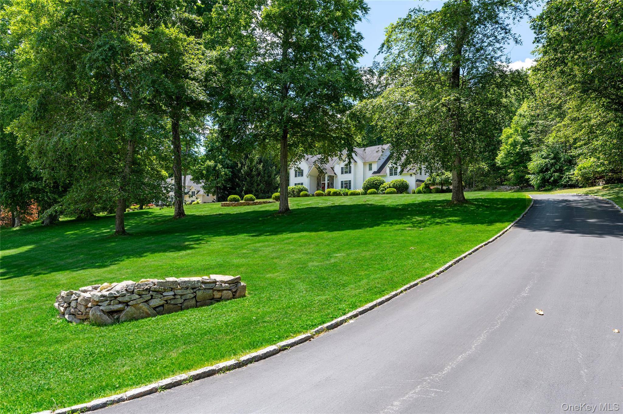 10 Adams Farm RD, Katonah, NY 10536